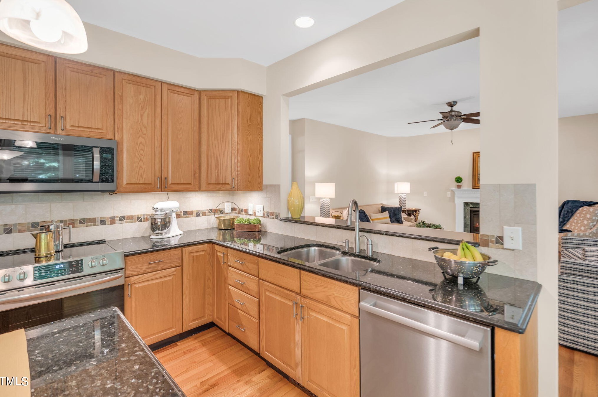 204 Stratford Dr, Chapel Hill NC exterior