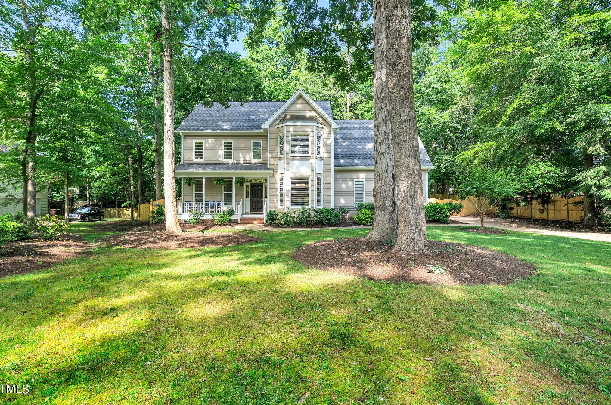 204 Stratford Dr, Chapel Hill, NC 27516