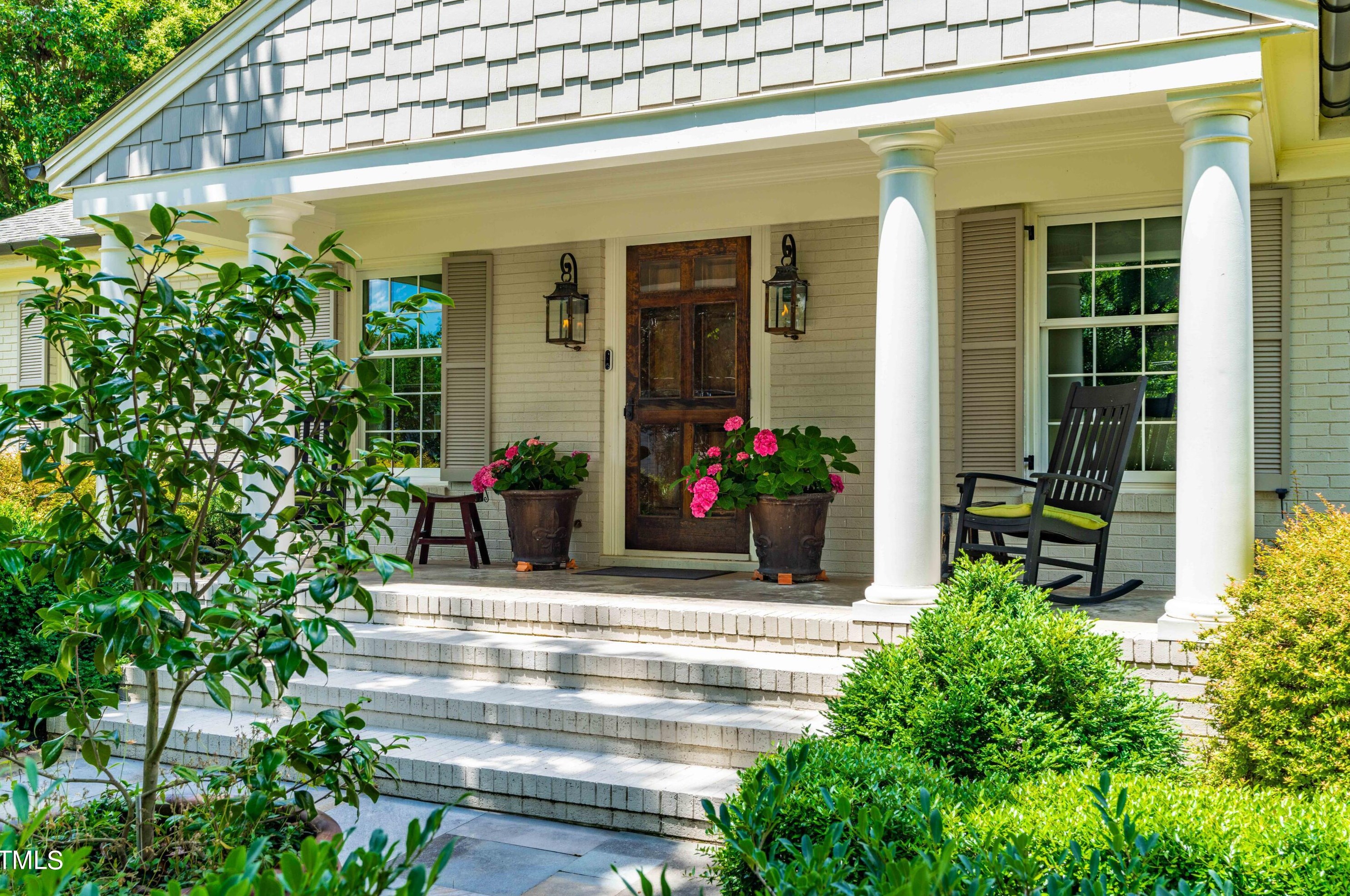 1409 Dellwood Dr, Raleigh, NC 27607-6716