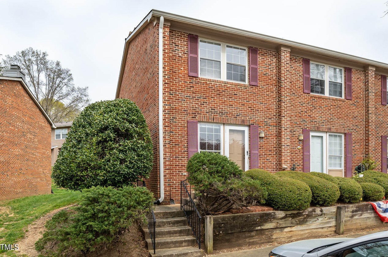 113 Friar Ln, Carrboro, NC 27510