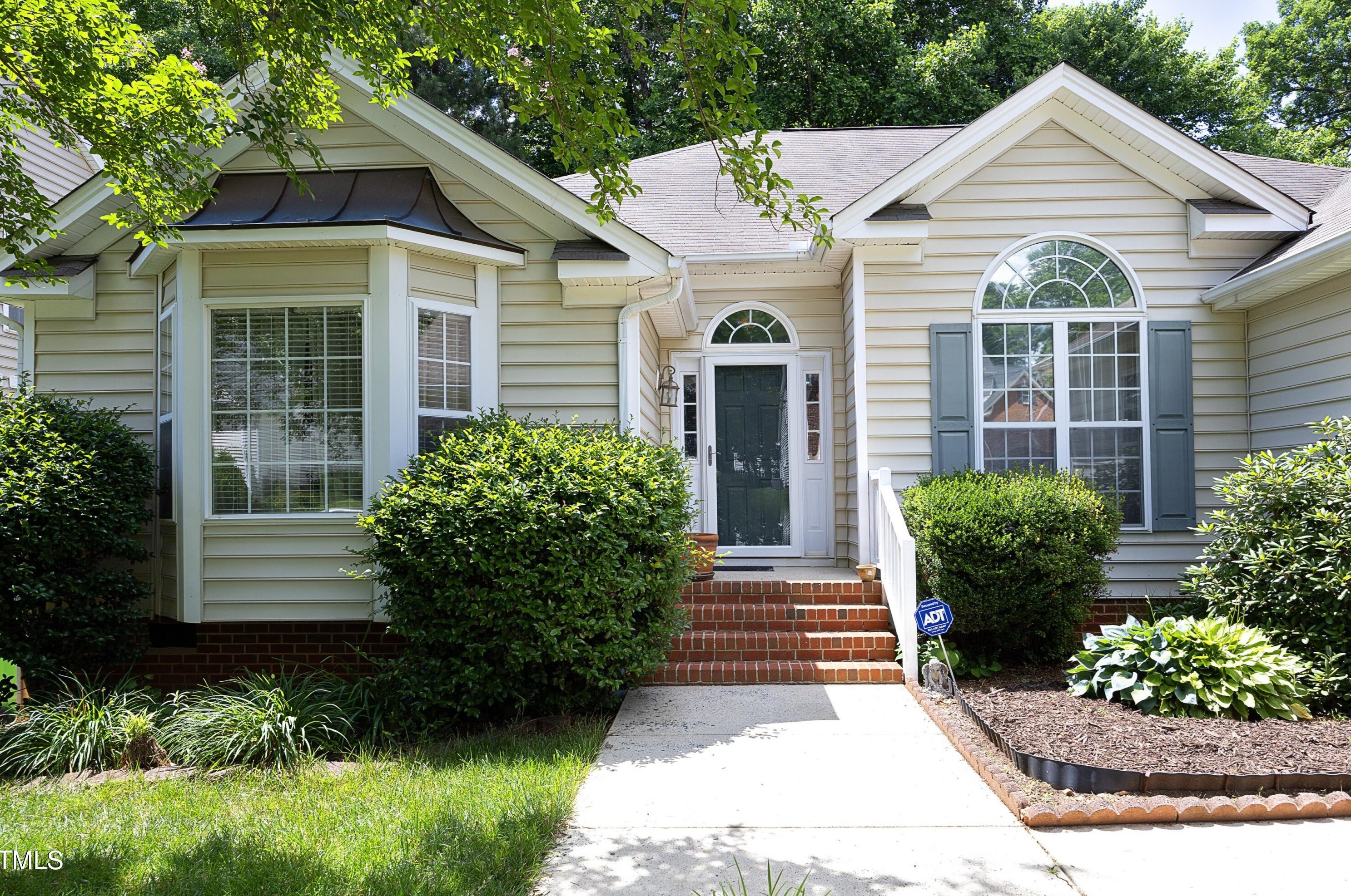 8909 Blakehurst Dr, Raleigh, NC 27617-4769