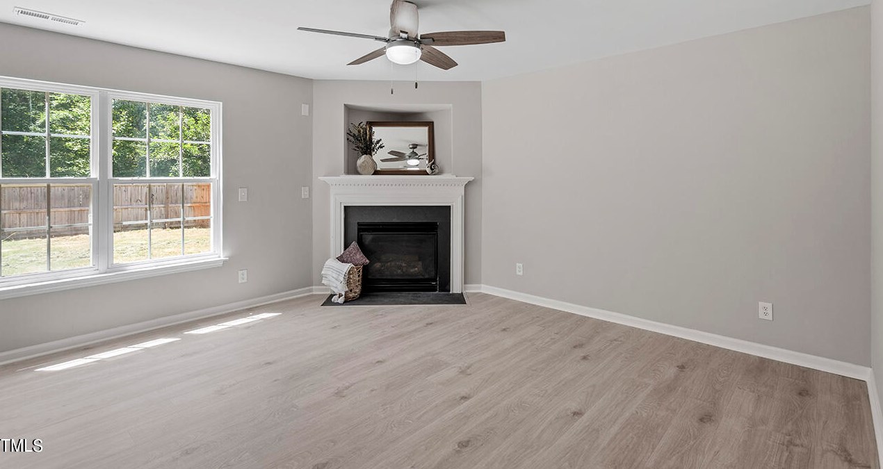 2560 Macleod St, Burlington, NC 27217