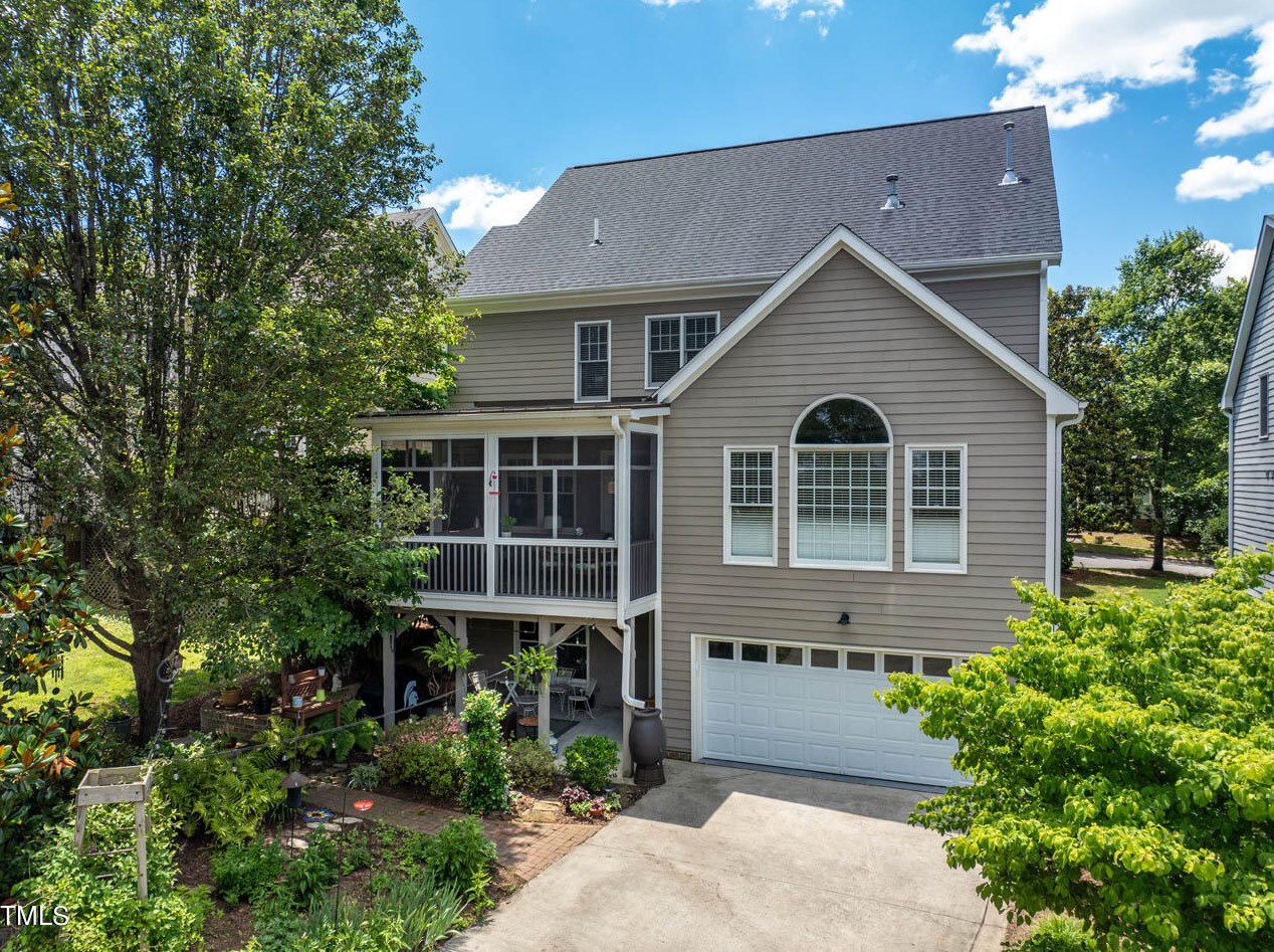 402 Brookgreen Dr, Chapel Hill, NC 27516