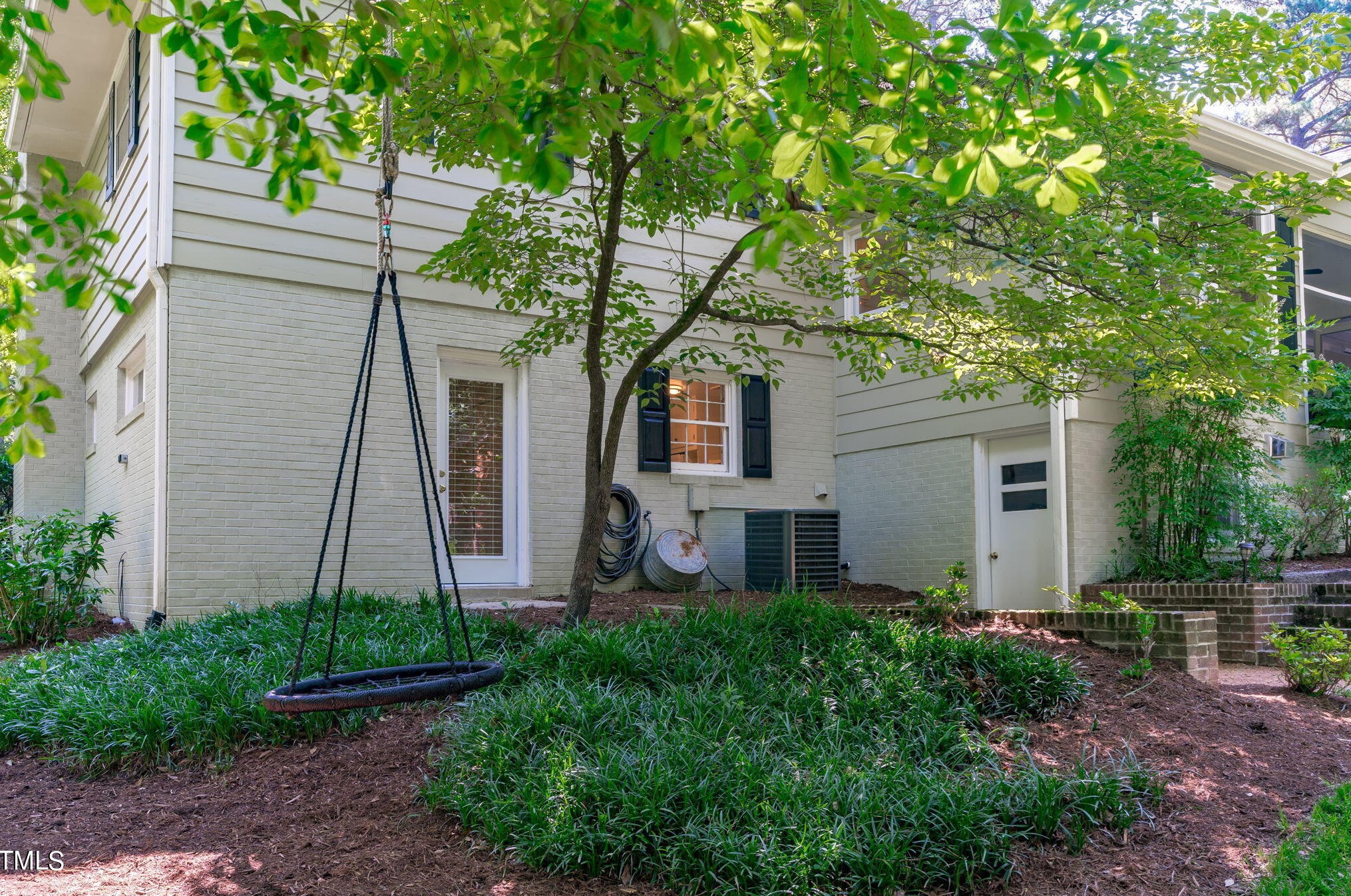 64 Kimberly Dr, Durham NC  27707-5418 exterior