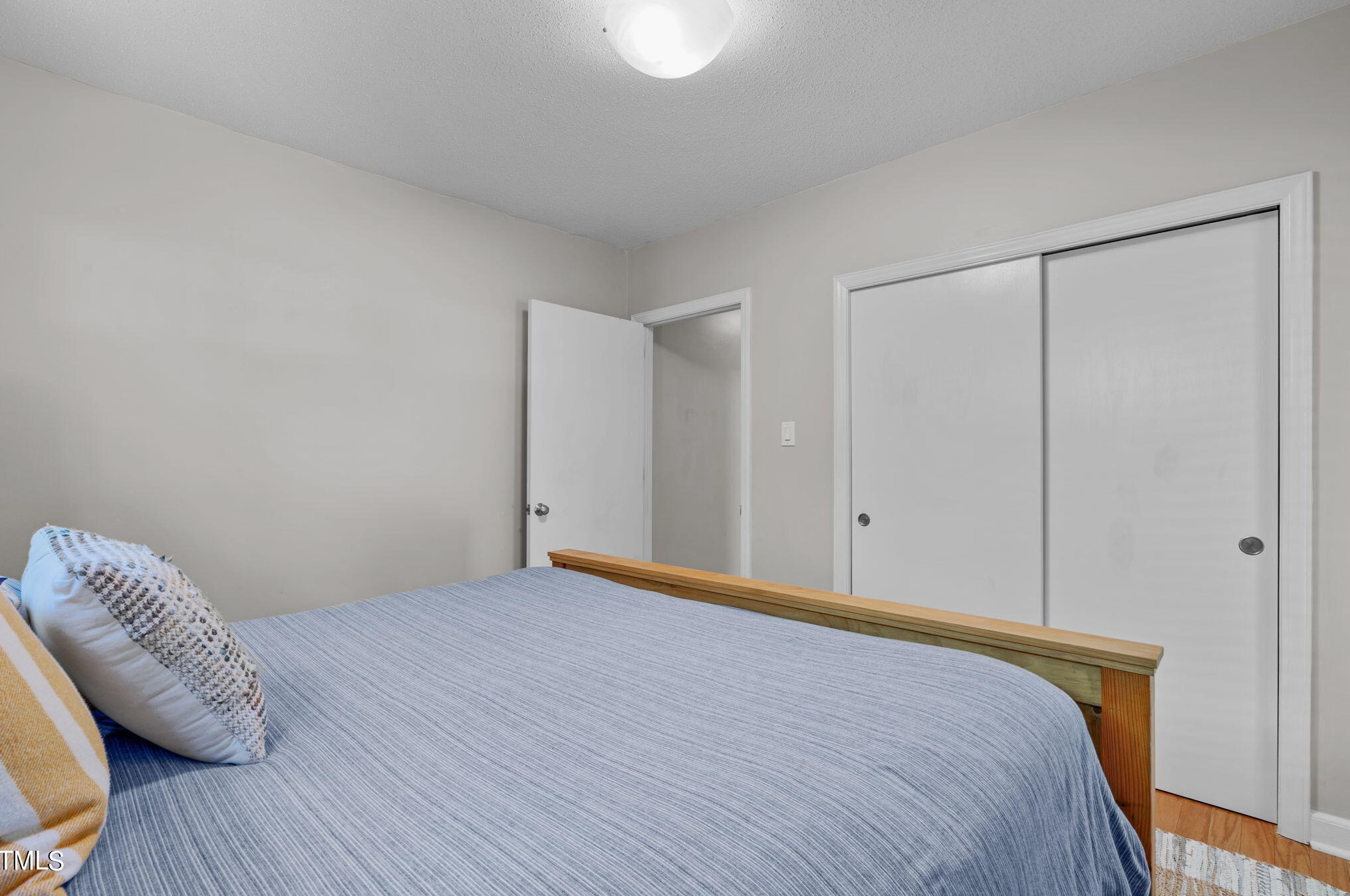 64 Kimberly Dr, Durham NC  27707-5418 exterior