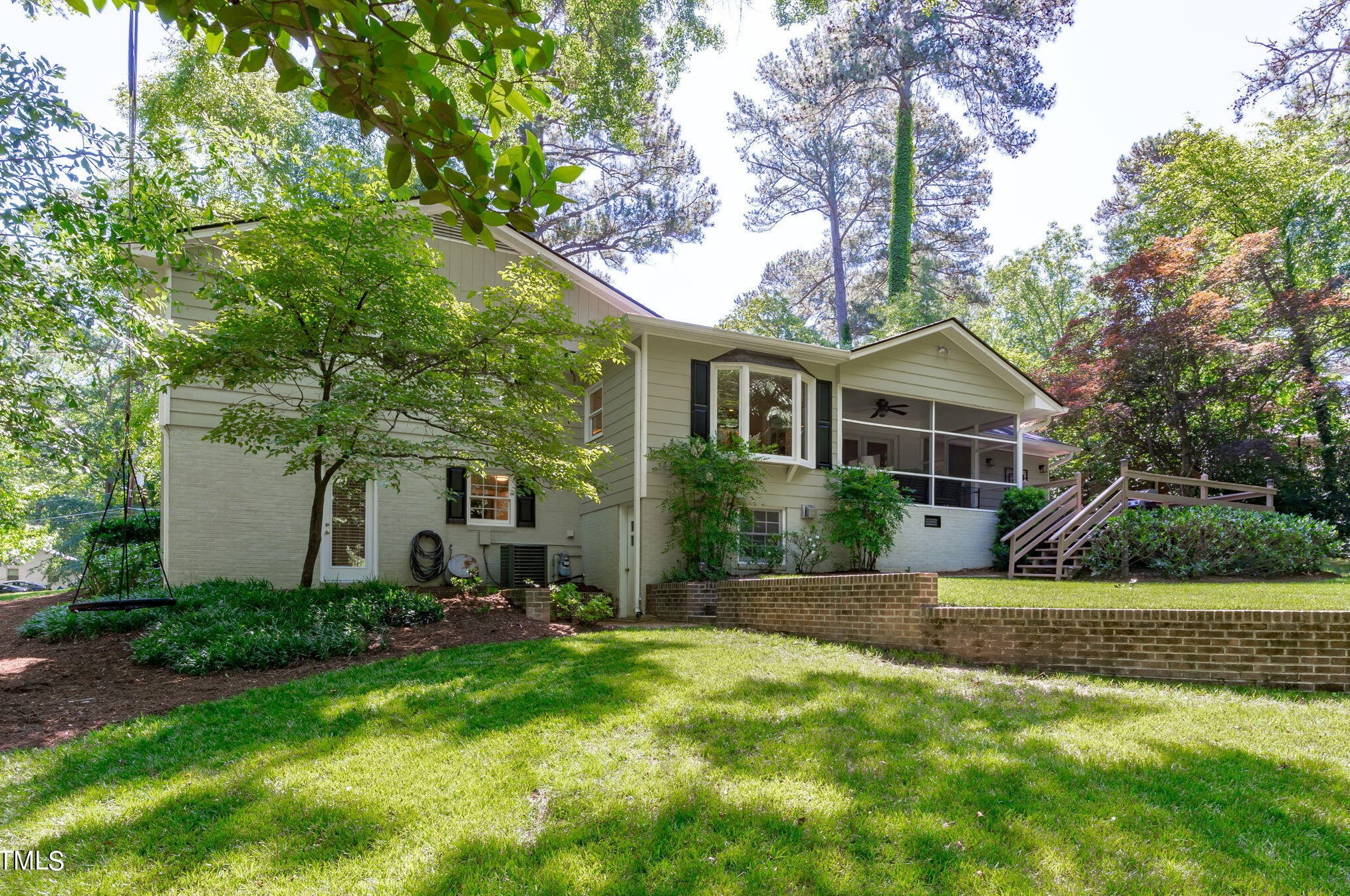 64 Kimberly Dr, Durham NC  27707-5418 exterior