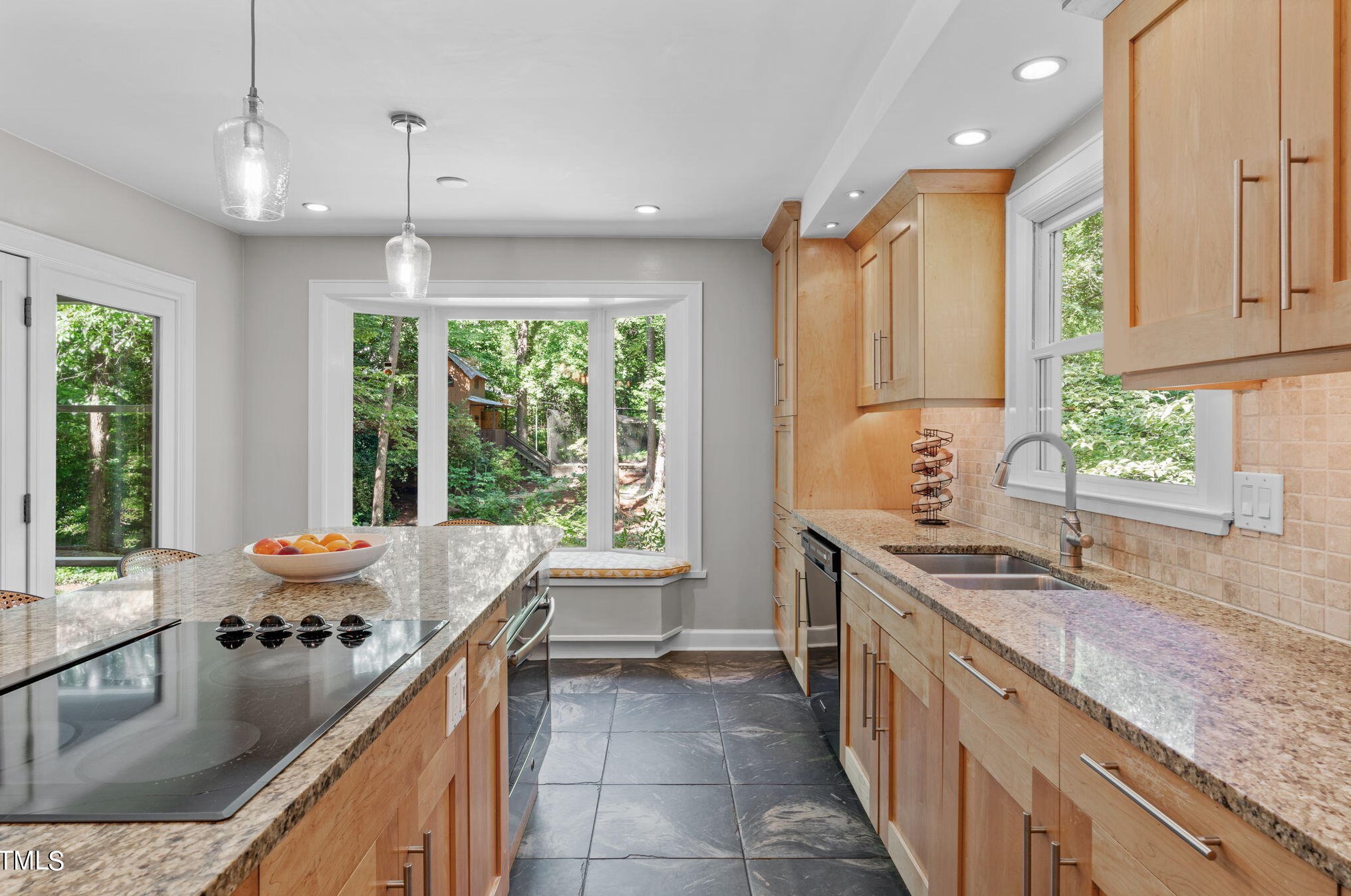 64 Kimberly Dr, Durham NC  27707-5418 exterior