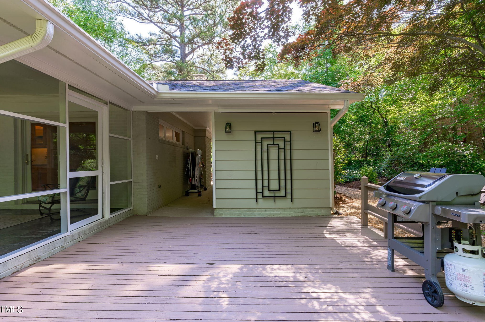 64 Kimberly Dr, Durham NC  27707-5418 exterior