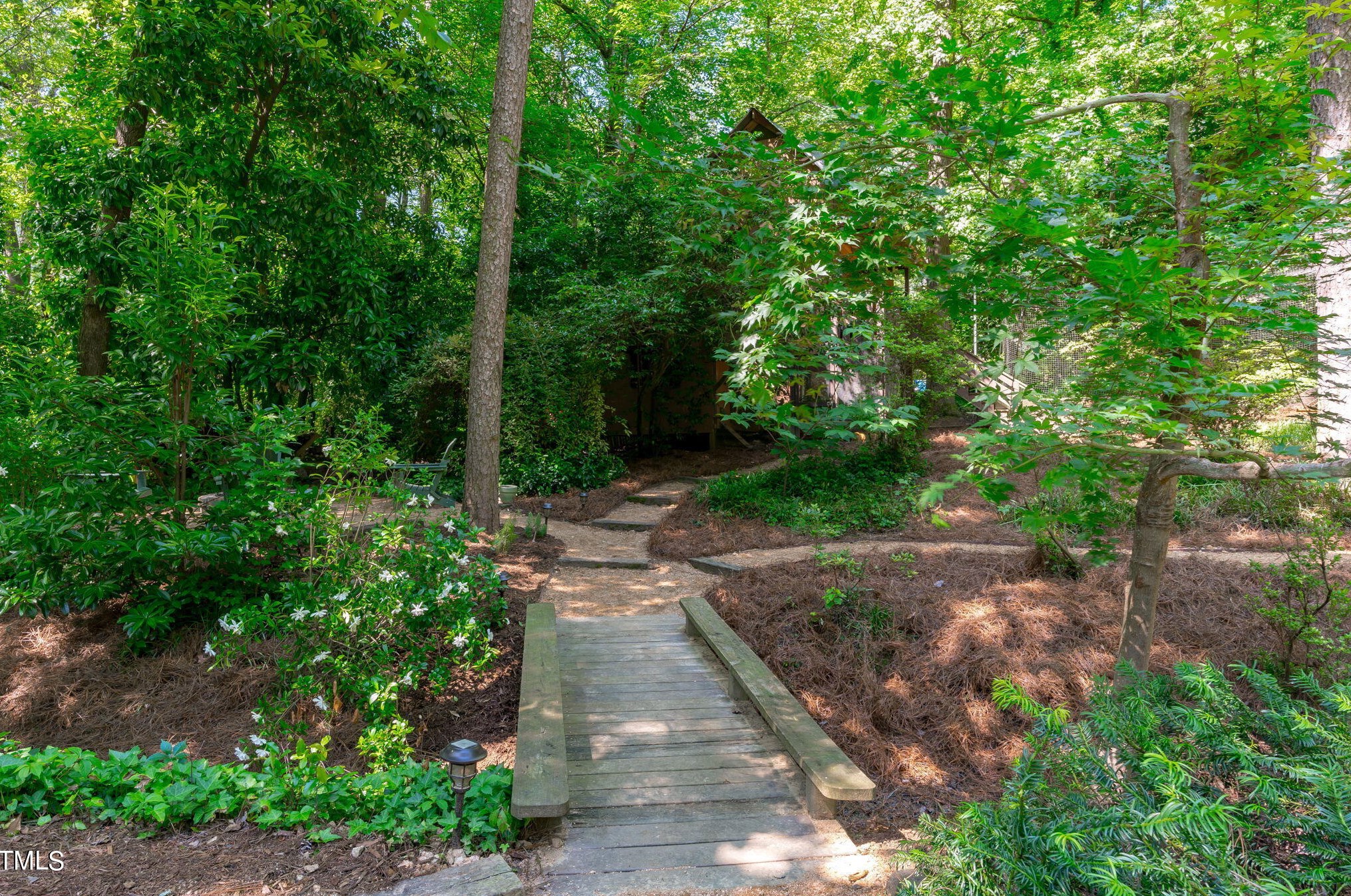 64 Kimberly Dr, Durham NC  27707-5418 exterior