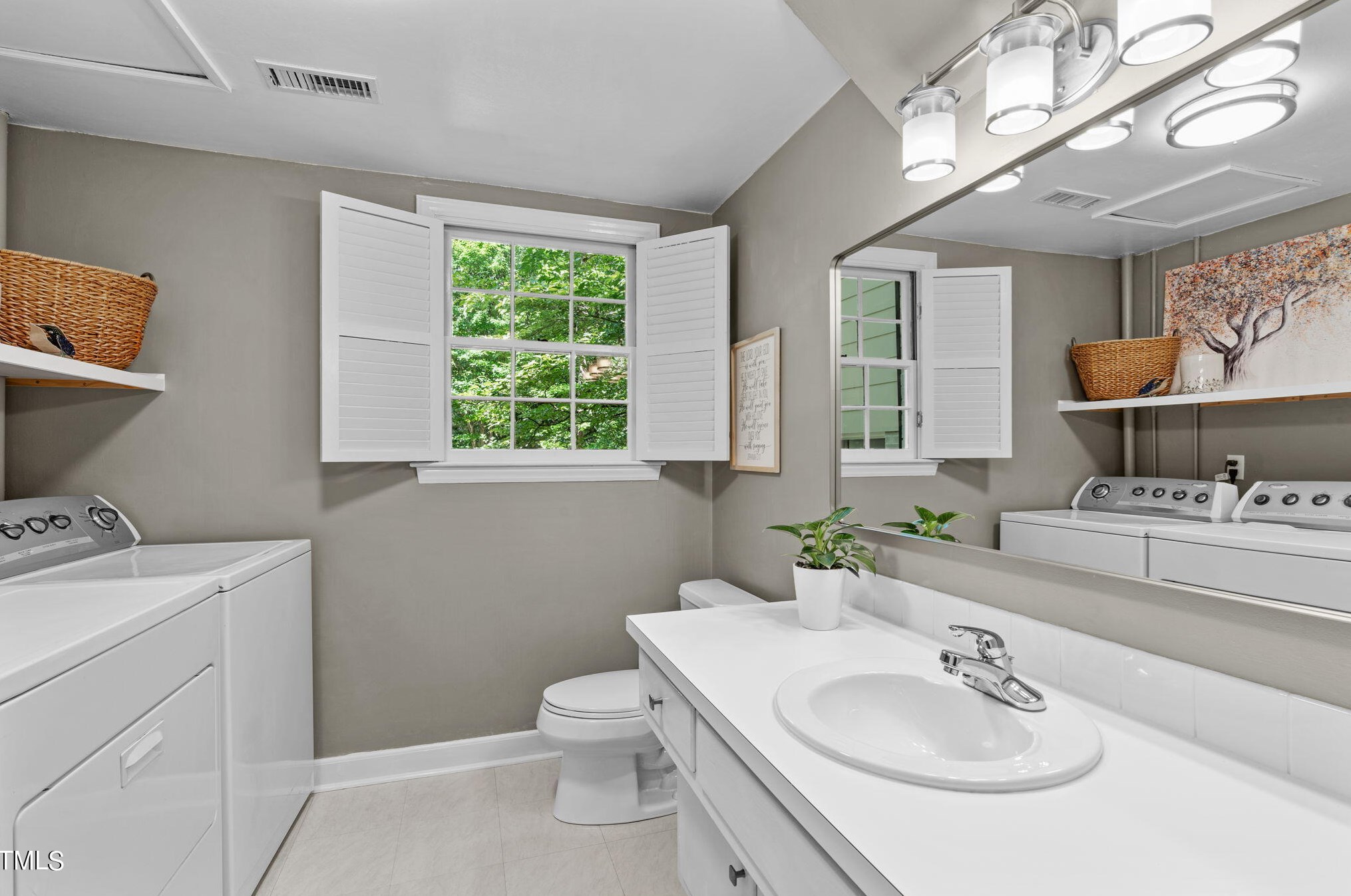 64 Kimberly Dr, Durham NC  27707-5418 exterior