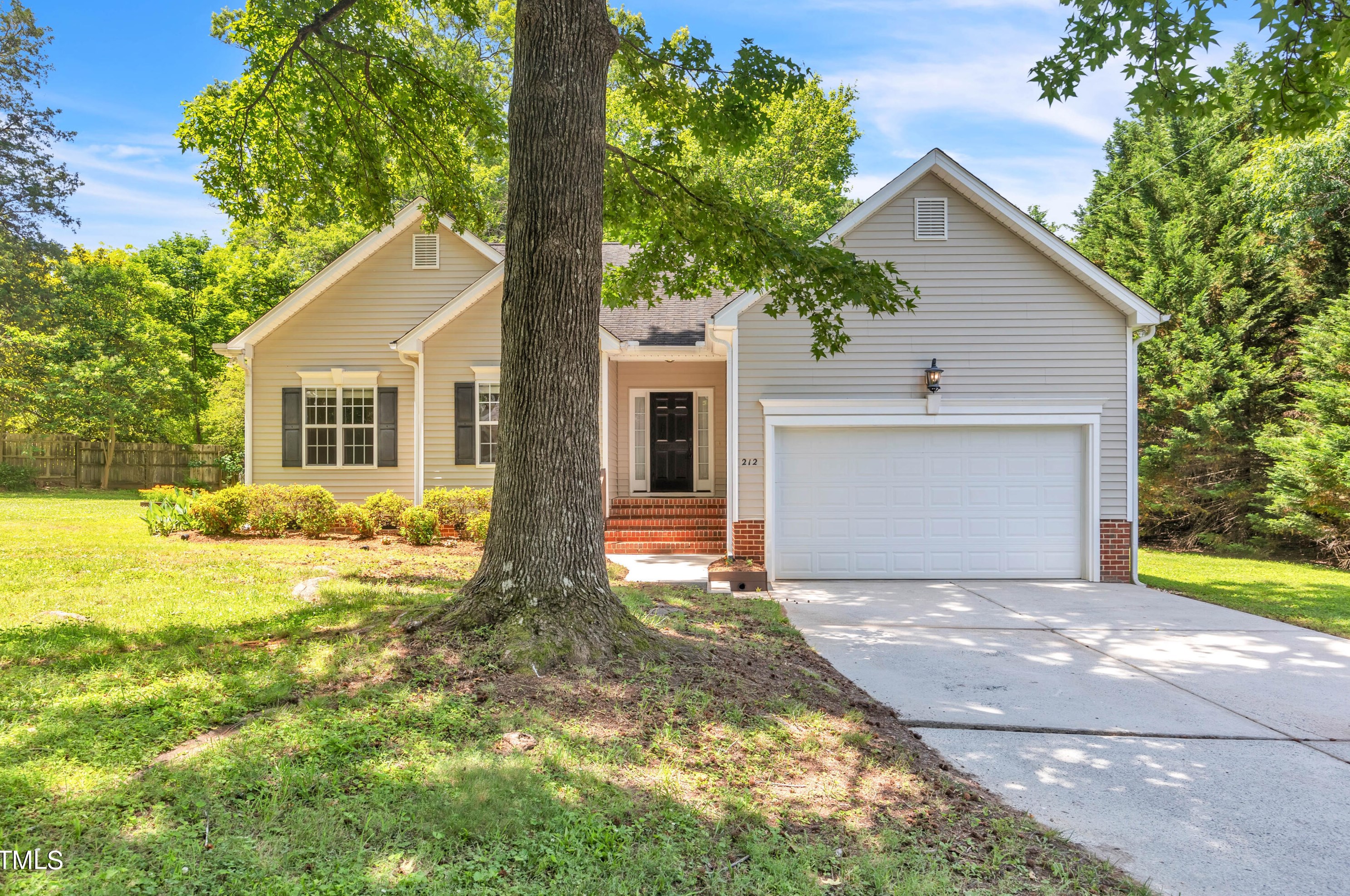 212 Lawrence Rd, Cary, NC 27511