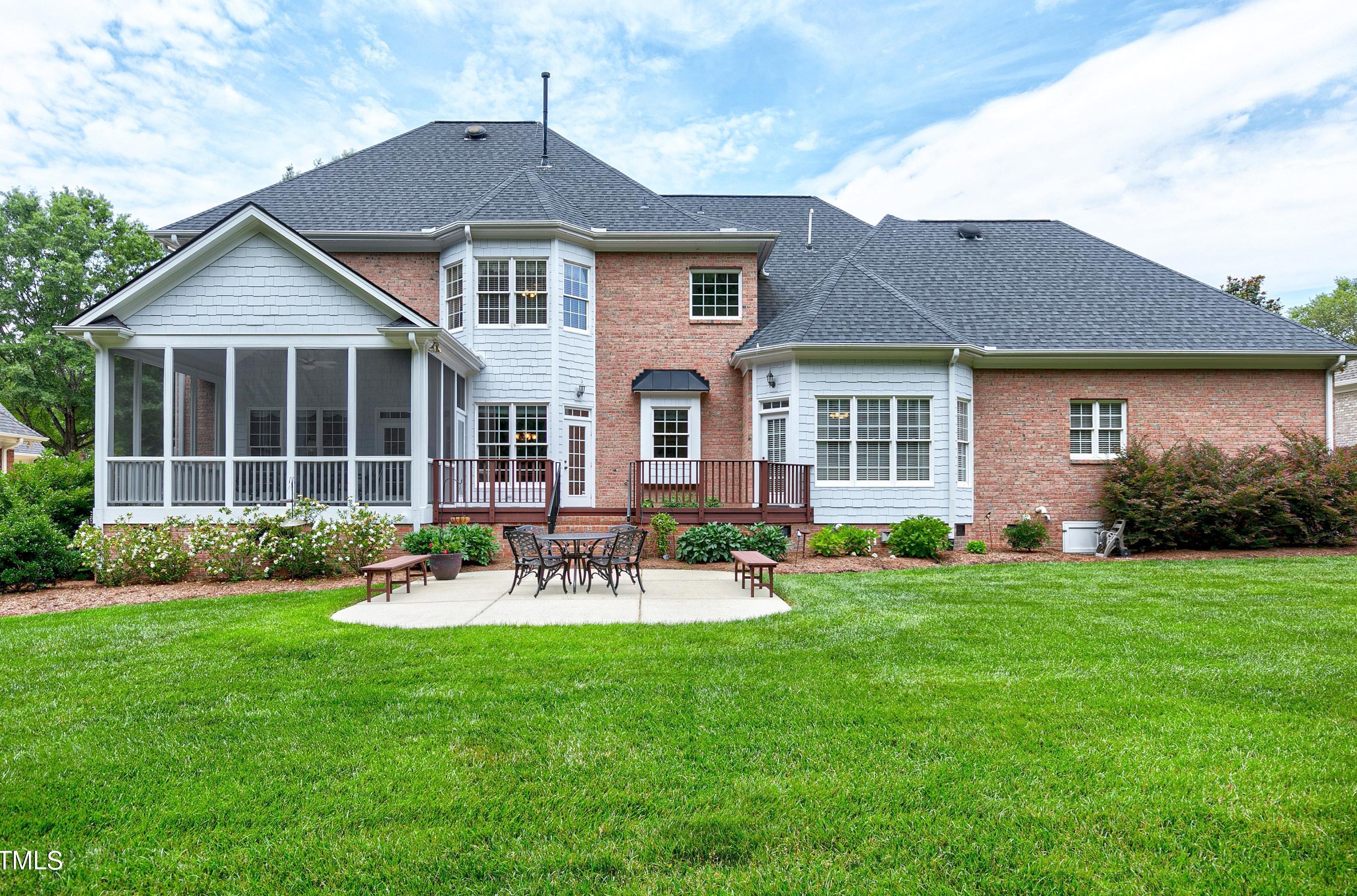 203 Devonhall Ln, Cary, NC 27518-2680
