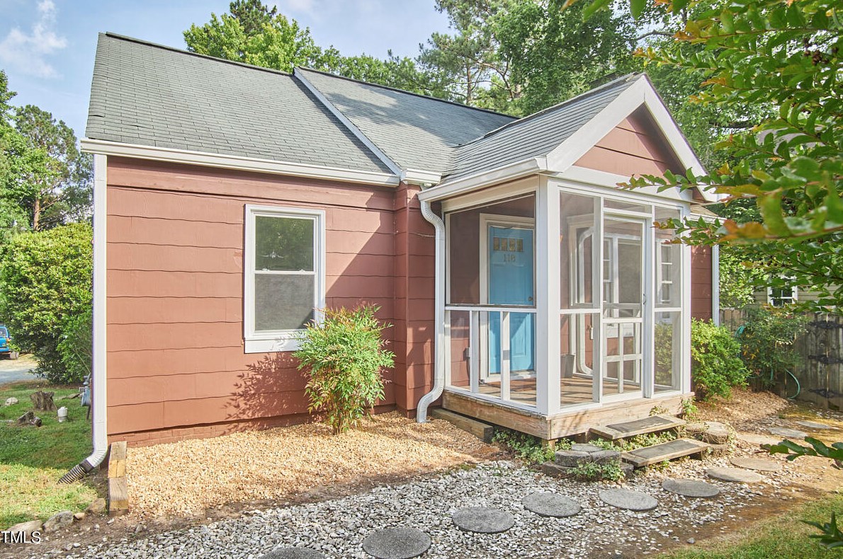 118 Estes Dr Ext, Carrboro, NC 27510