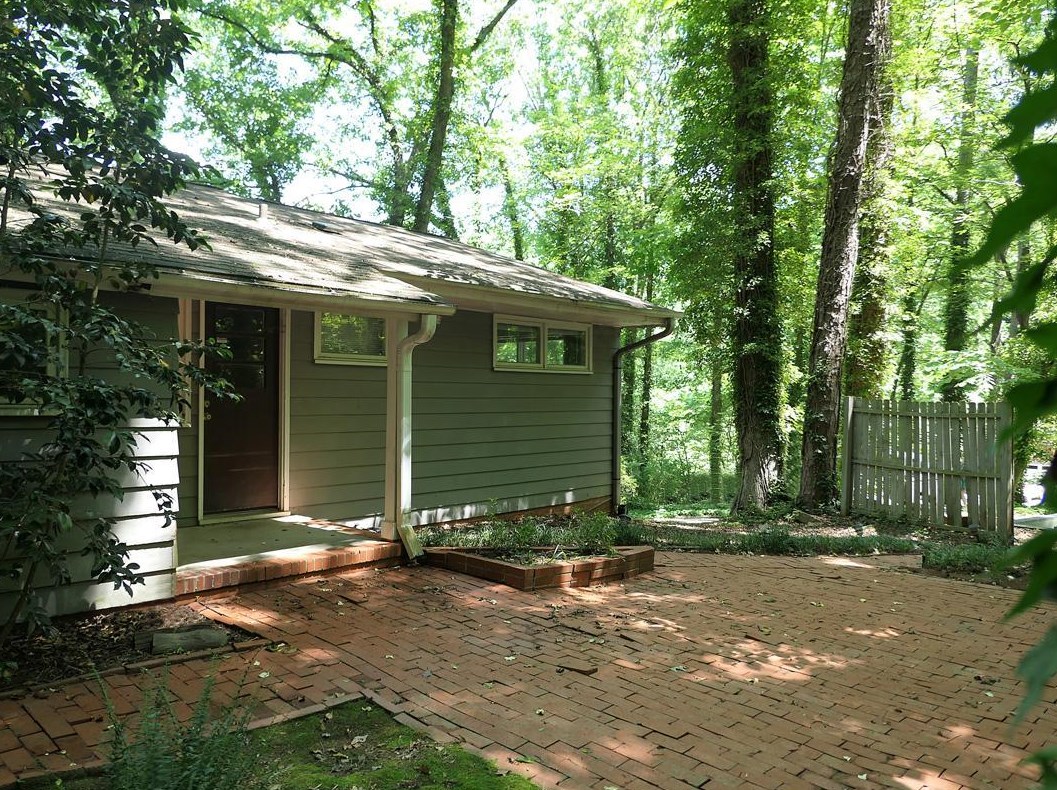 1207 Roosevelt Dr, Chapel Hill NC  27514-3310 exterior