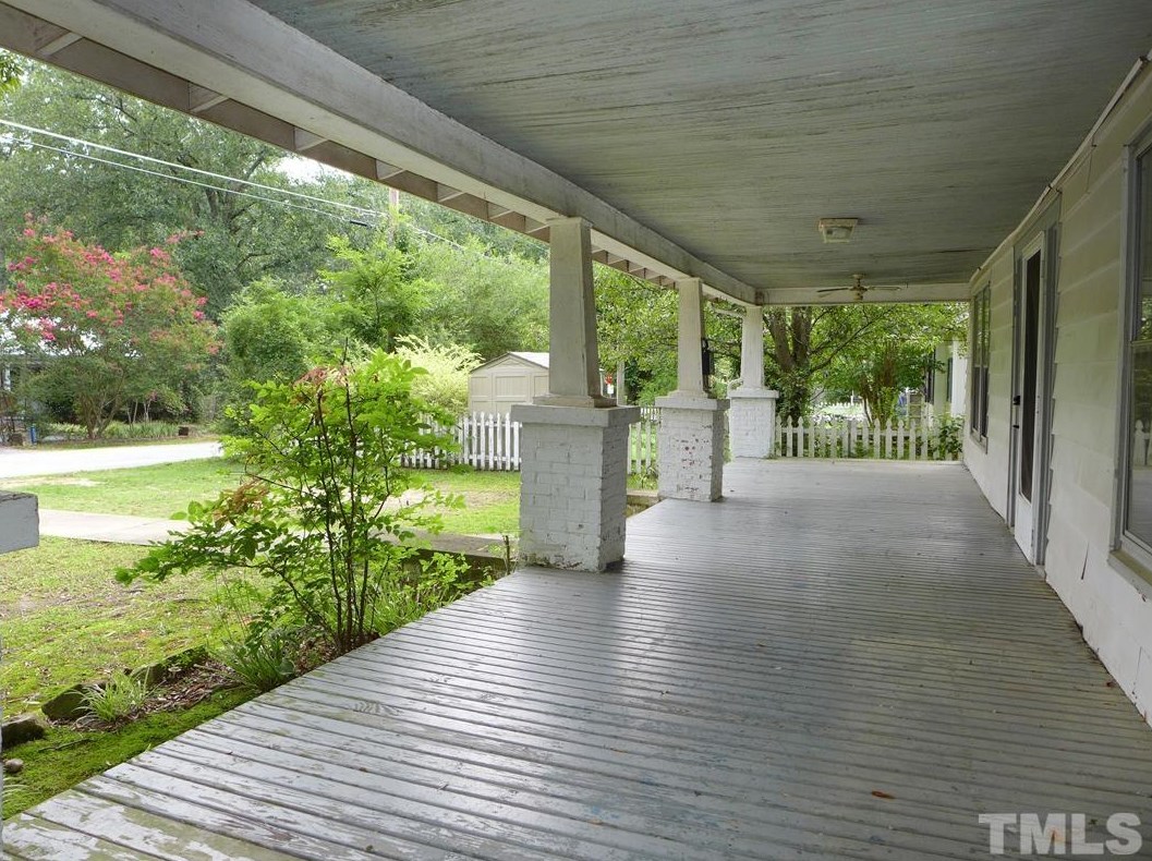 200 Poplar Ave, Carrboro, NC 27510-1656