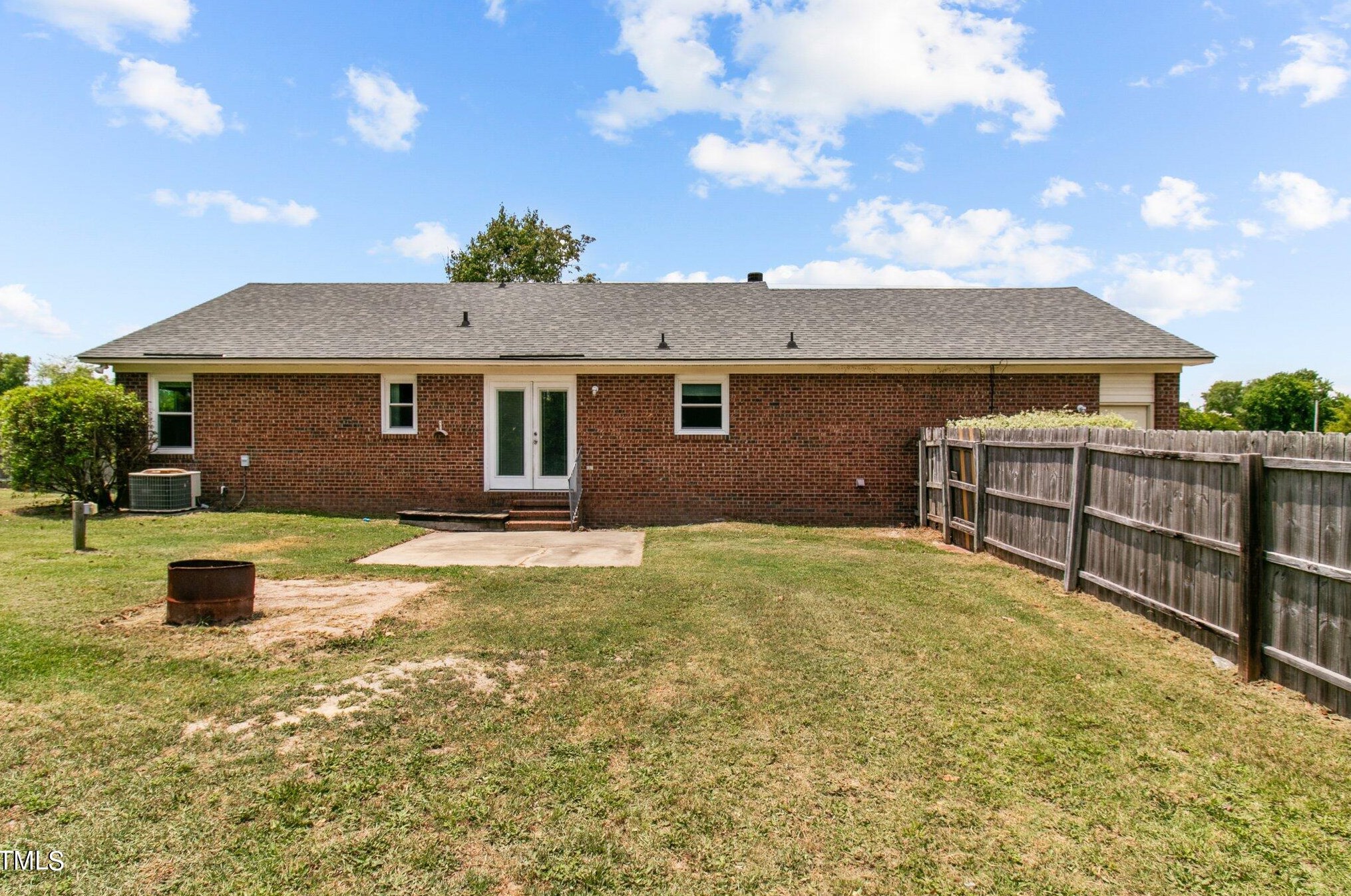 118 Finch Rd, Fayetteville NC  28306-8243 exterior