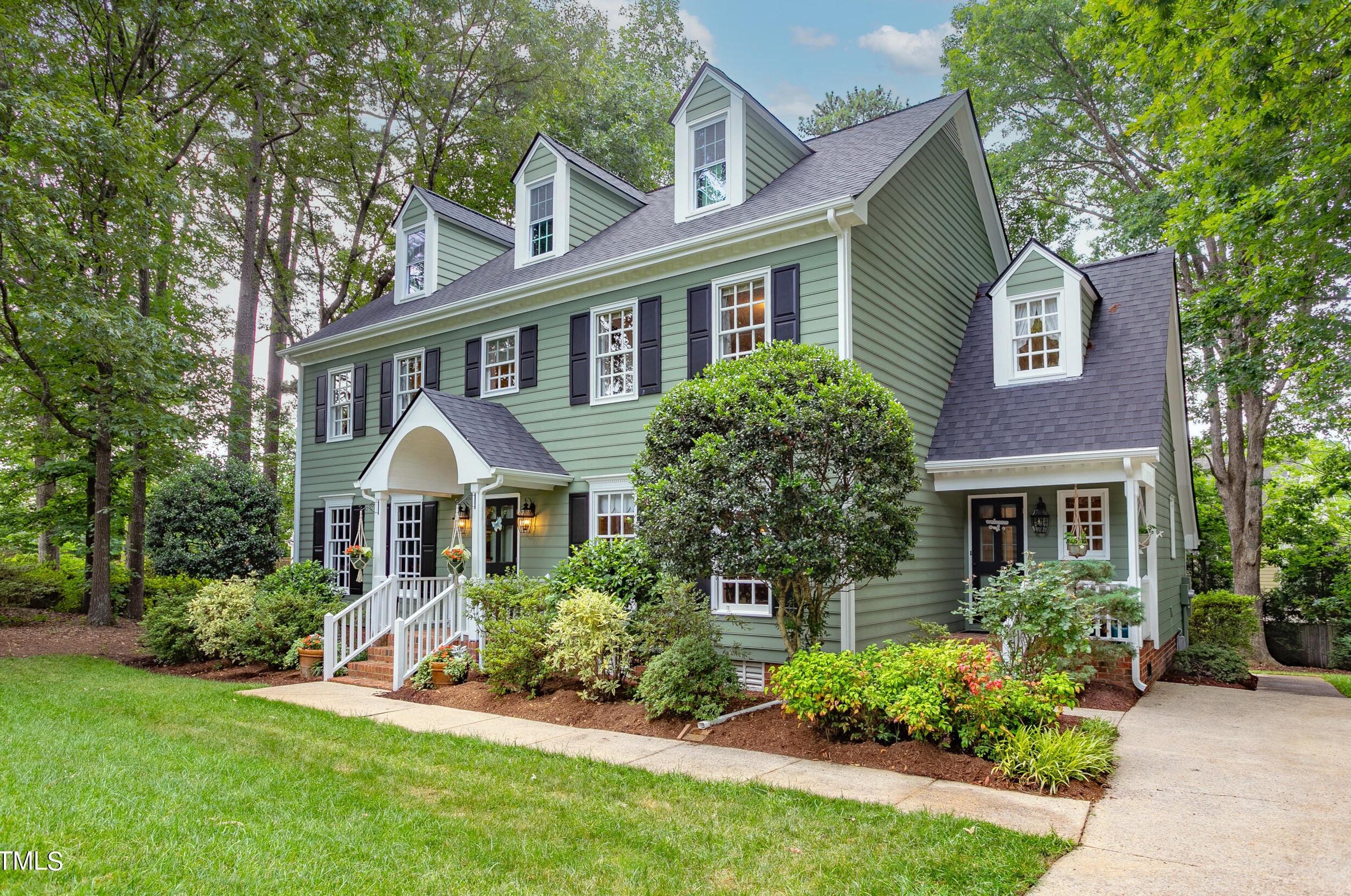 8908 Colesbury Dr, Raleigh, NC 27615-3812
