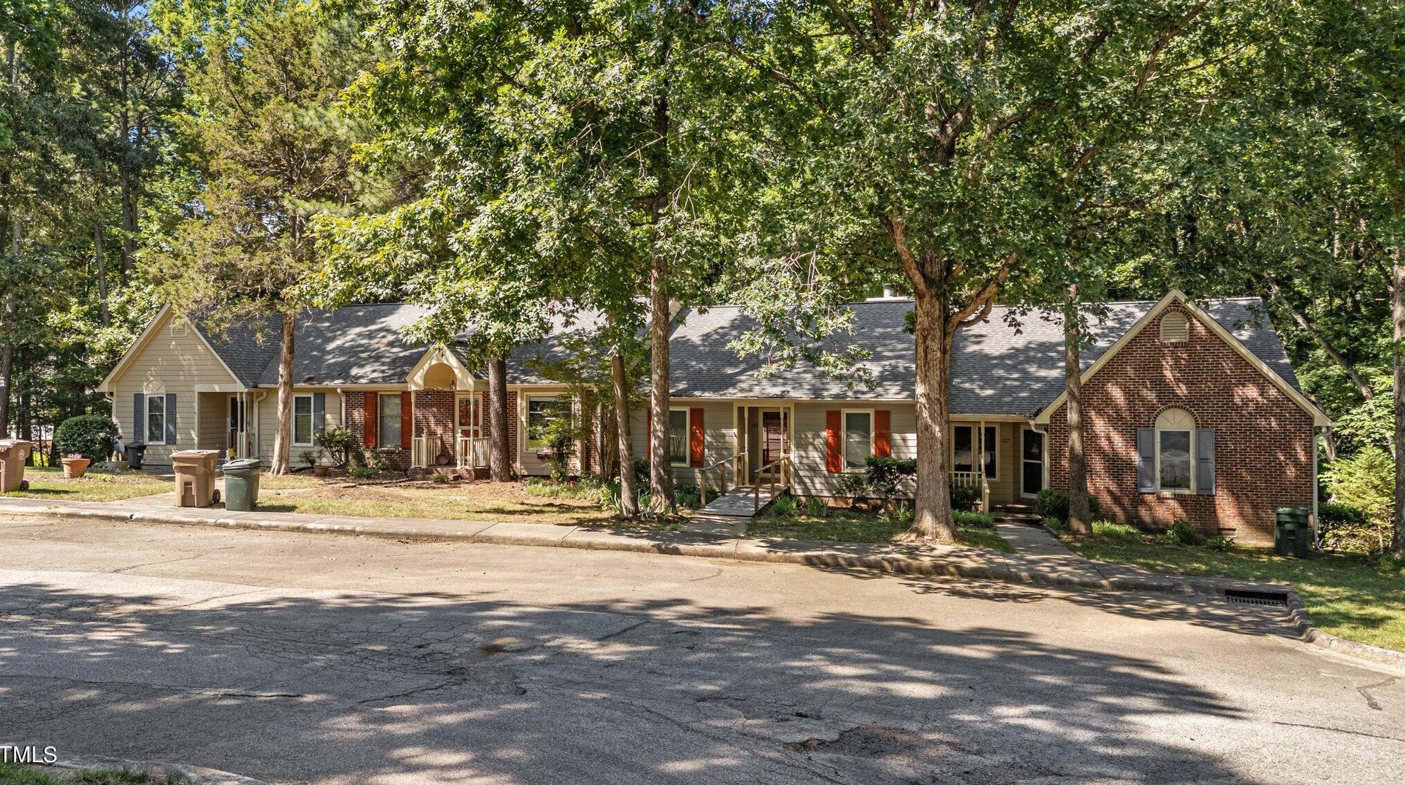 125 Boldleaf Ct, Cary, NC 27513