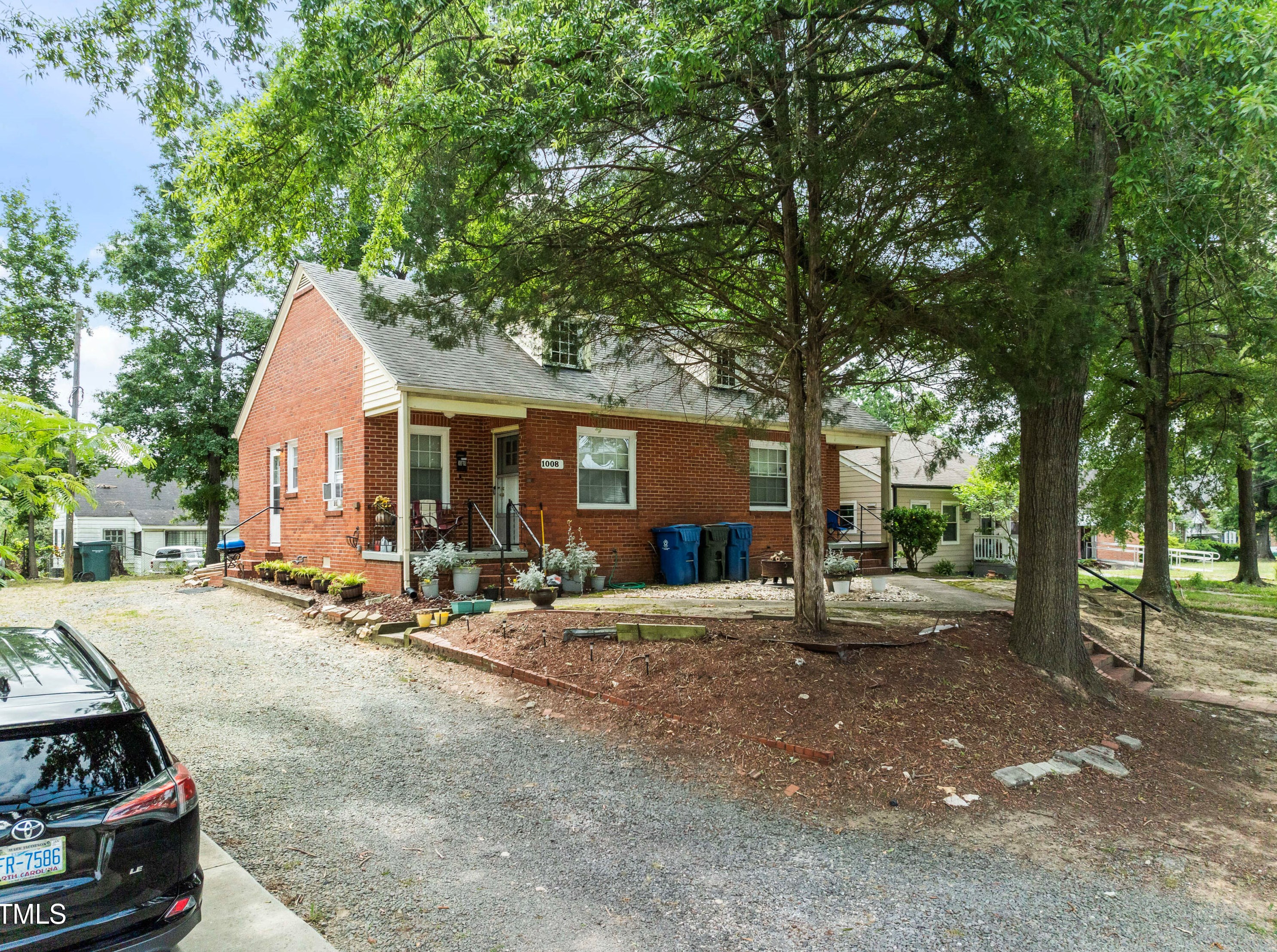 1008 Alma St, Durham, NC 27703