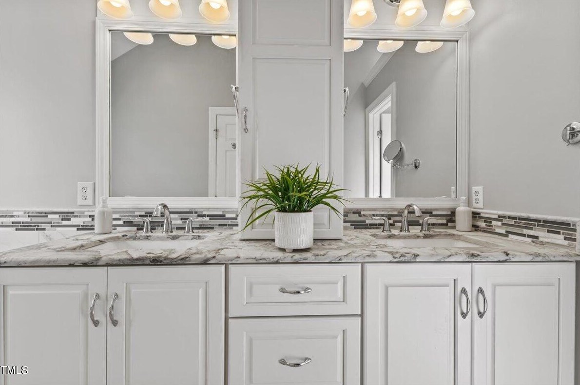 1619 Ashley Downs Dr, Apex NC 27502-6797 exterior