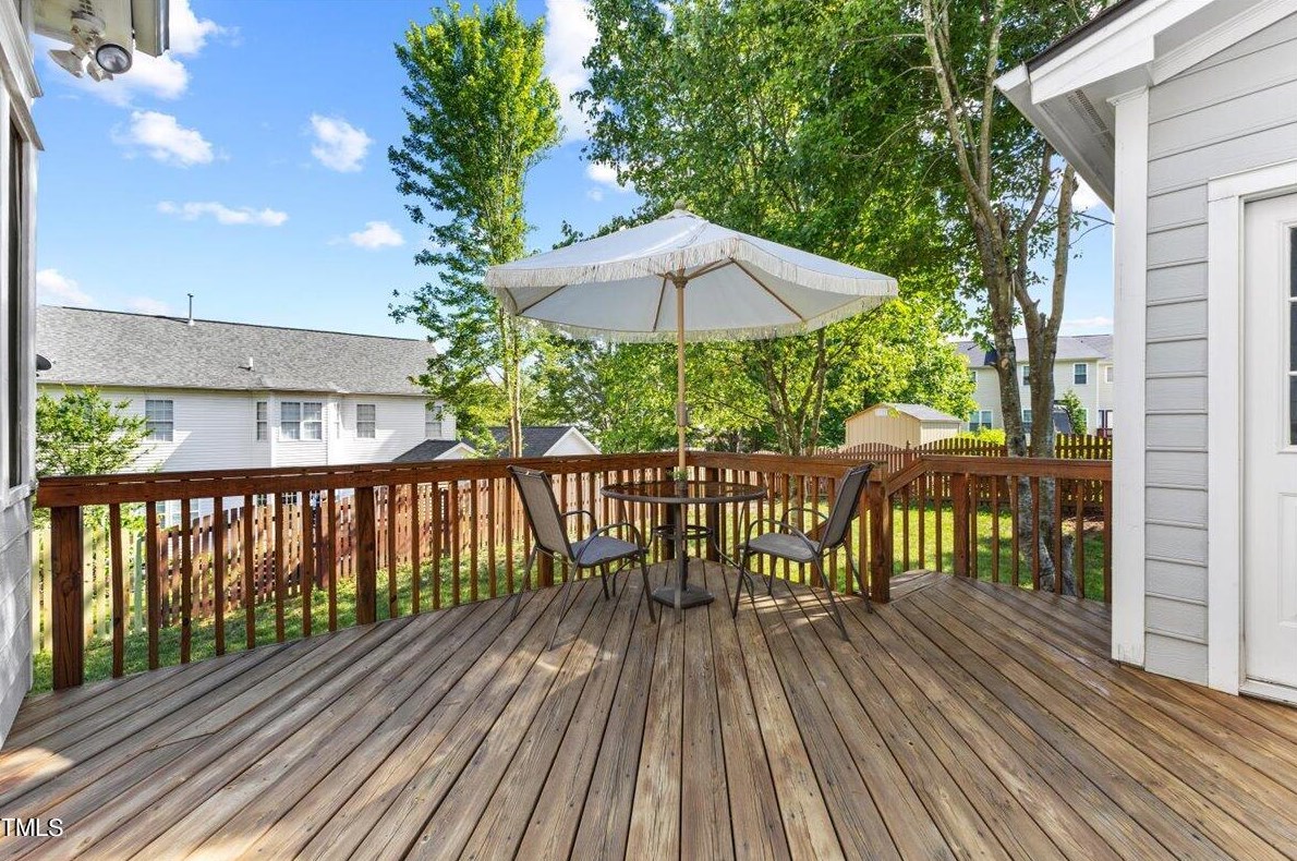 1619 Ashley Downs Dr, Apex NC 27502-6797 exterior