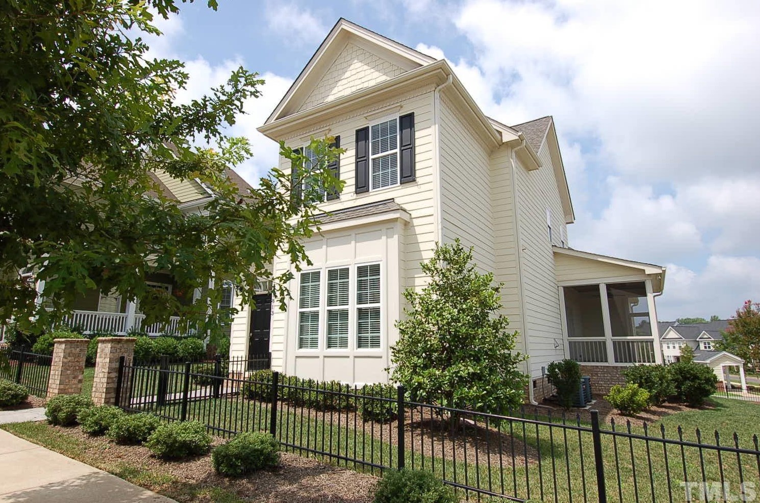 1813 Green Oaks Pkwy, Holly Springs, NC 27540-0016