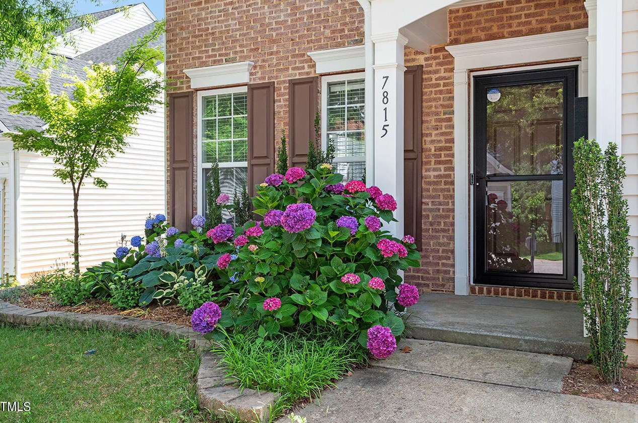 7815 Clover Creek Ct, Raleigh, NC 27613-5216