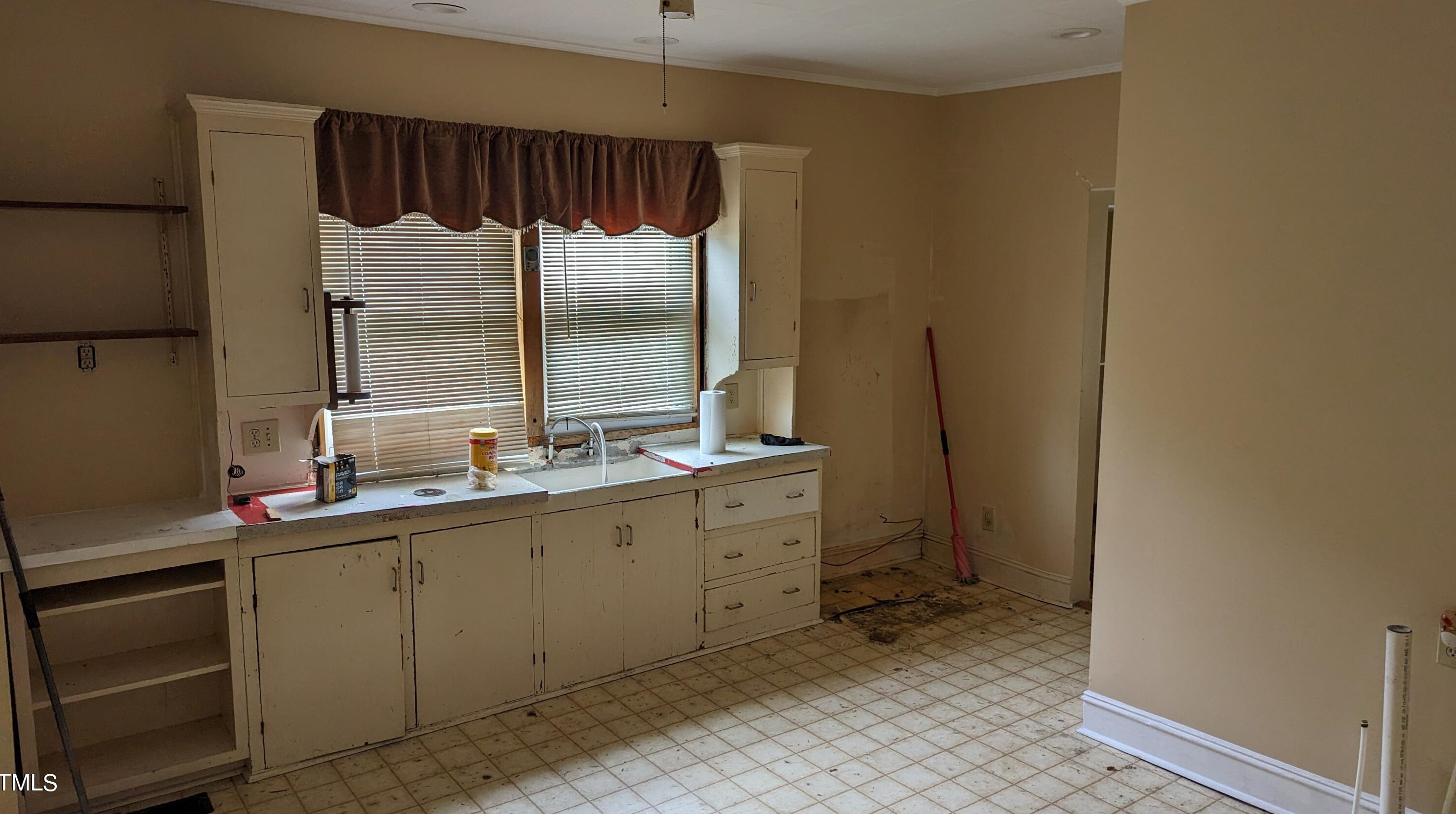 232 Marshall St, Graham NC 27253-2320 exterior