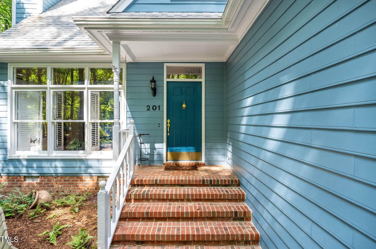 201 Rockgarden Rd, Chapel Hill, NC 27516