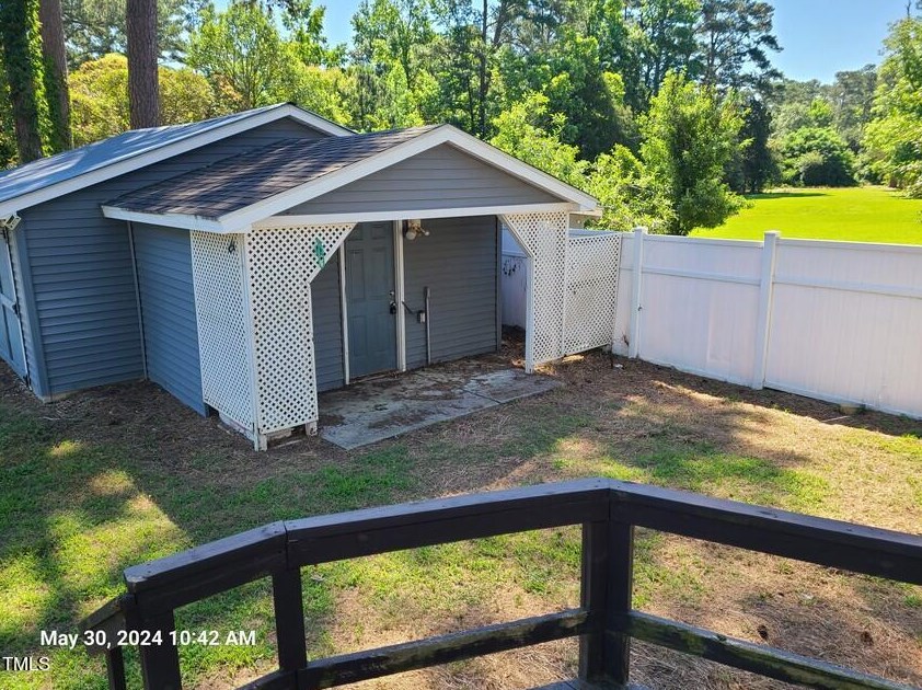 414 N Broad St, Roseboro, NC 28382