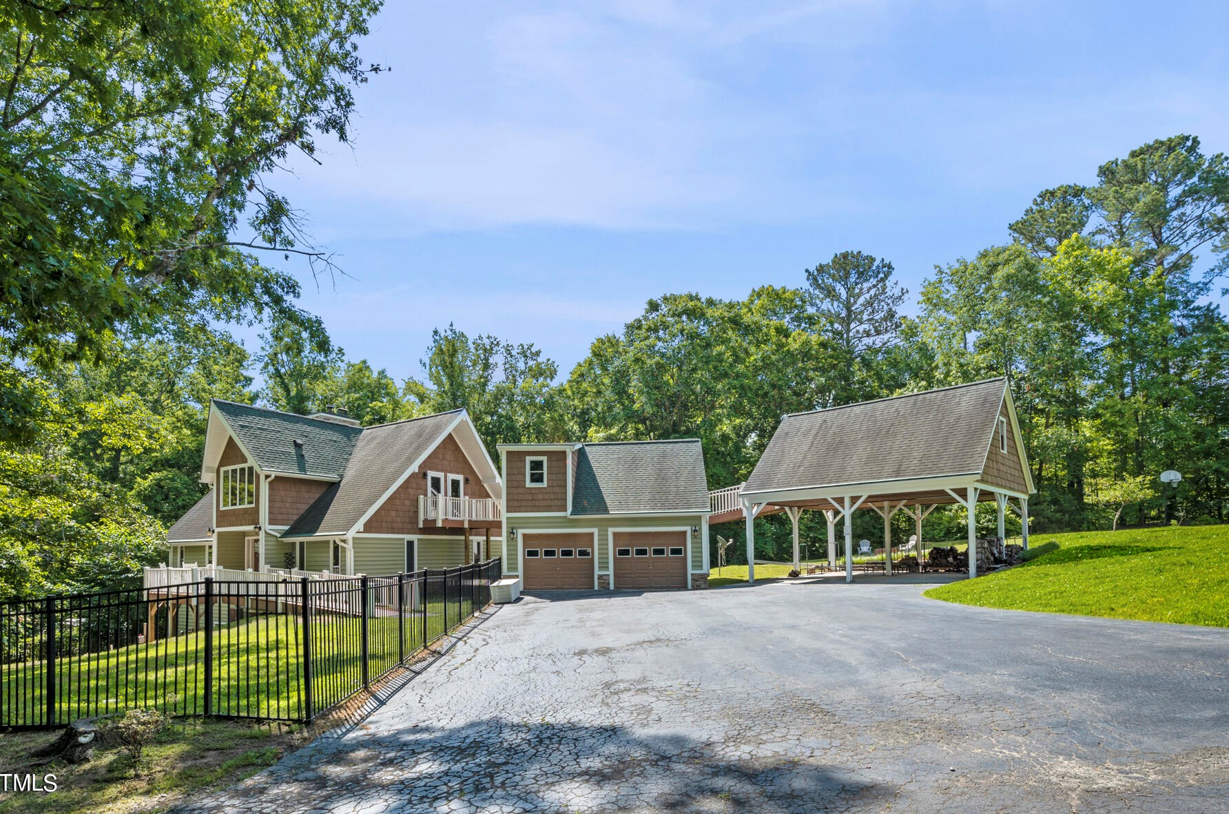 2643 Burton Rd, Durham, NC 27704-3810