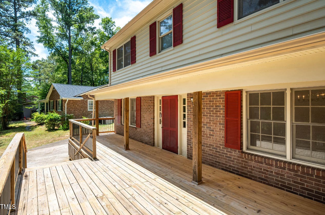 404 Landerwood Ln, Chapel Hill, NC 27517