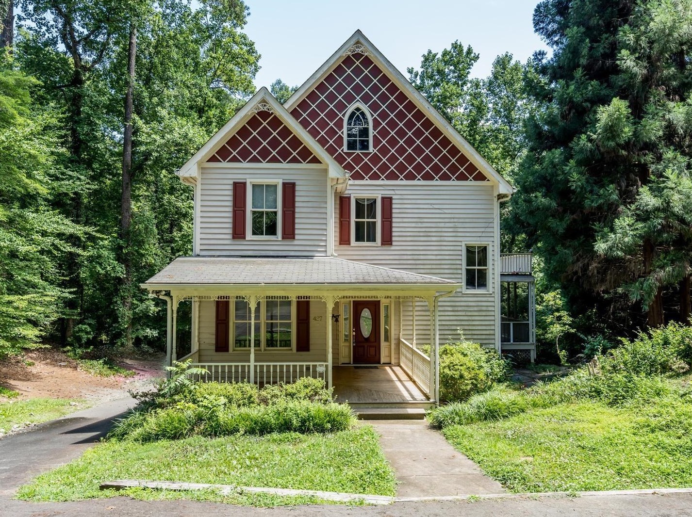 427 Brookside Dr, Chapel Hill, NC 27516