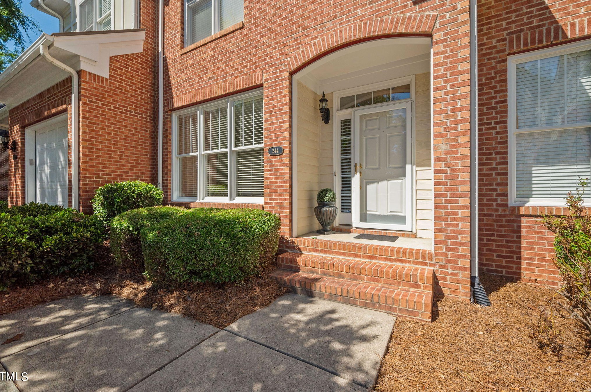244 Ashton Hall Ln, Raleigh, NC 27609-3925