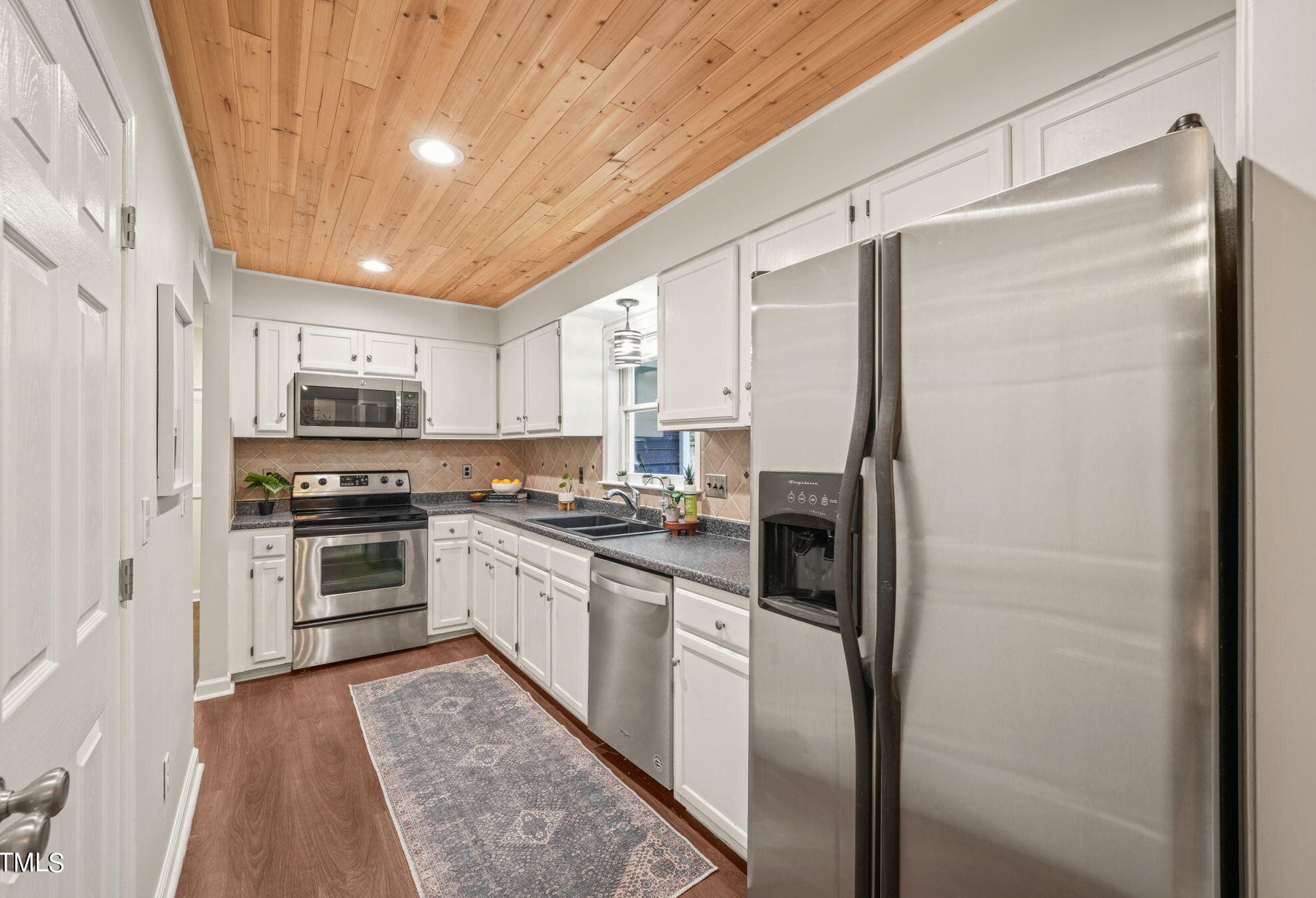3211 Lassiter St, Durham NC  27707-3879 exterior