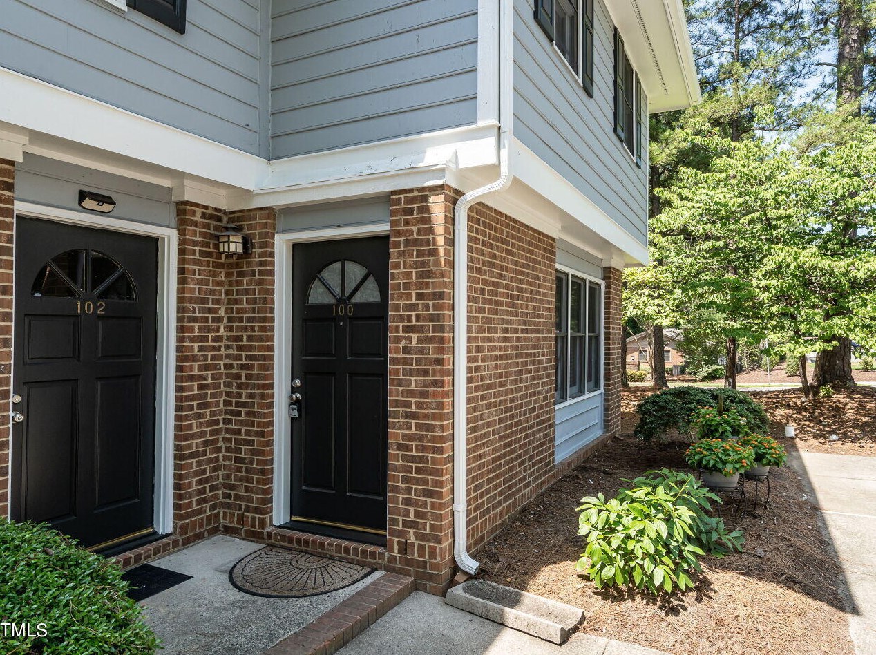 100 Old Cooper Square, Chapel Hill, NC 27517
