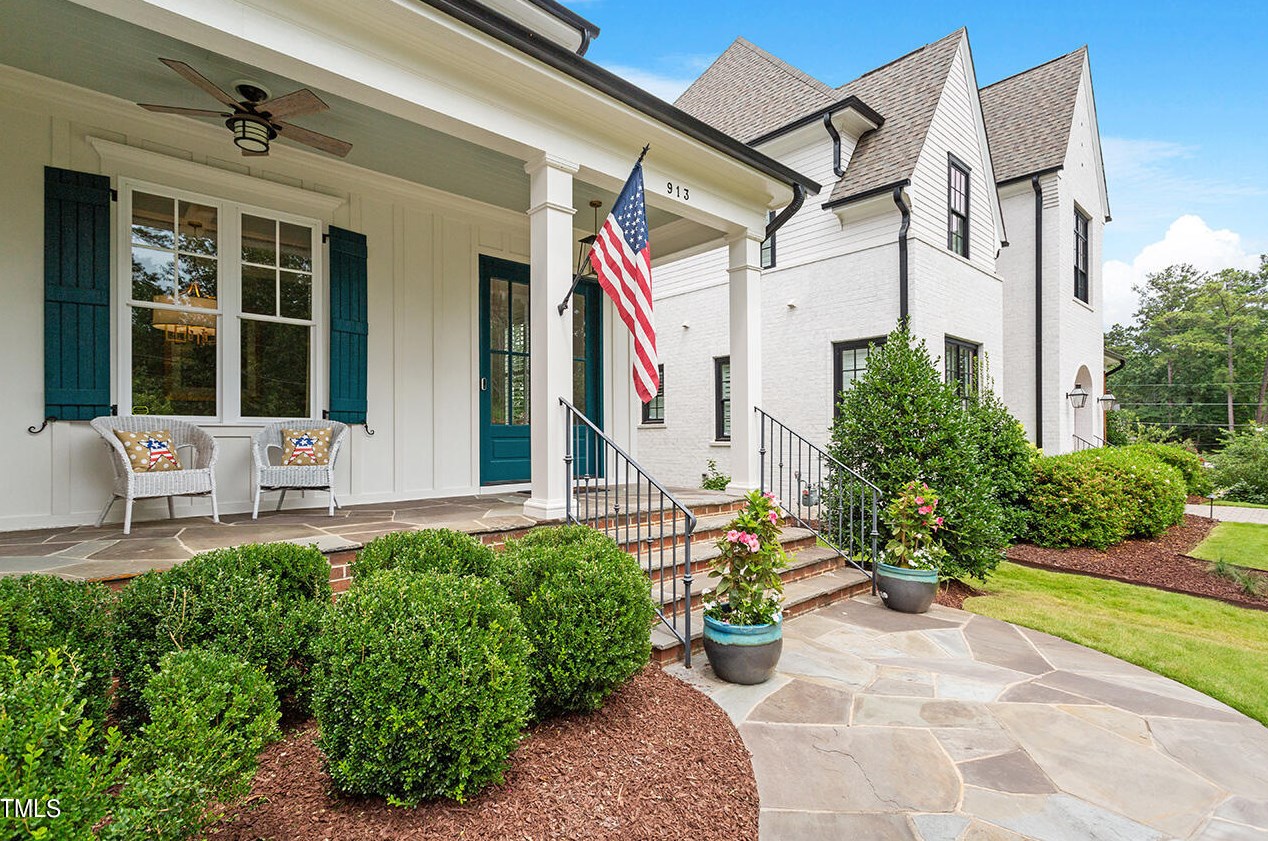 913 Canterbury Rd, Raleigh, NC 27607-4144