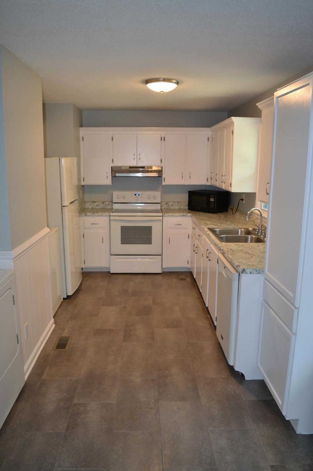1414 Pineview Dr, Garner, NC 27529