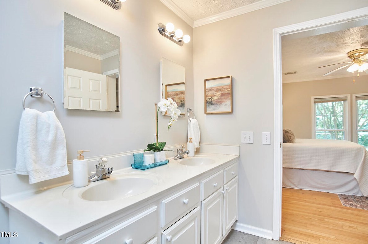 105 Woodridge Dr, Durham NC  27707-2839 exterior