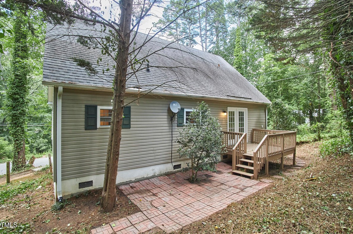 105 Woodridge Dr, Durham NC  27707-2839 exterior
