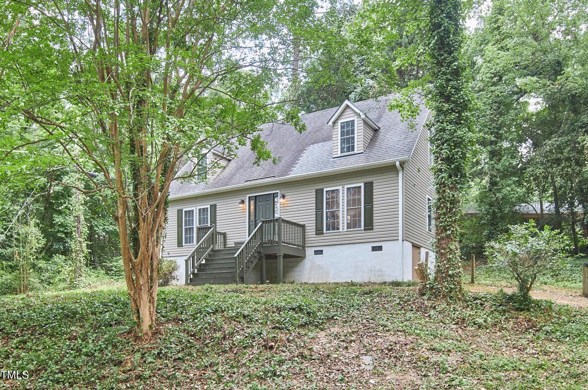 105 Woodridge Dr, Durham, NC 27707-2839