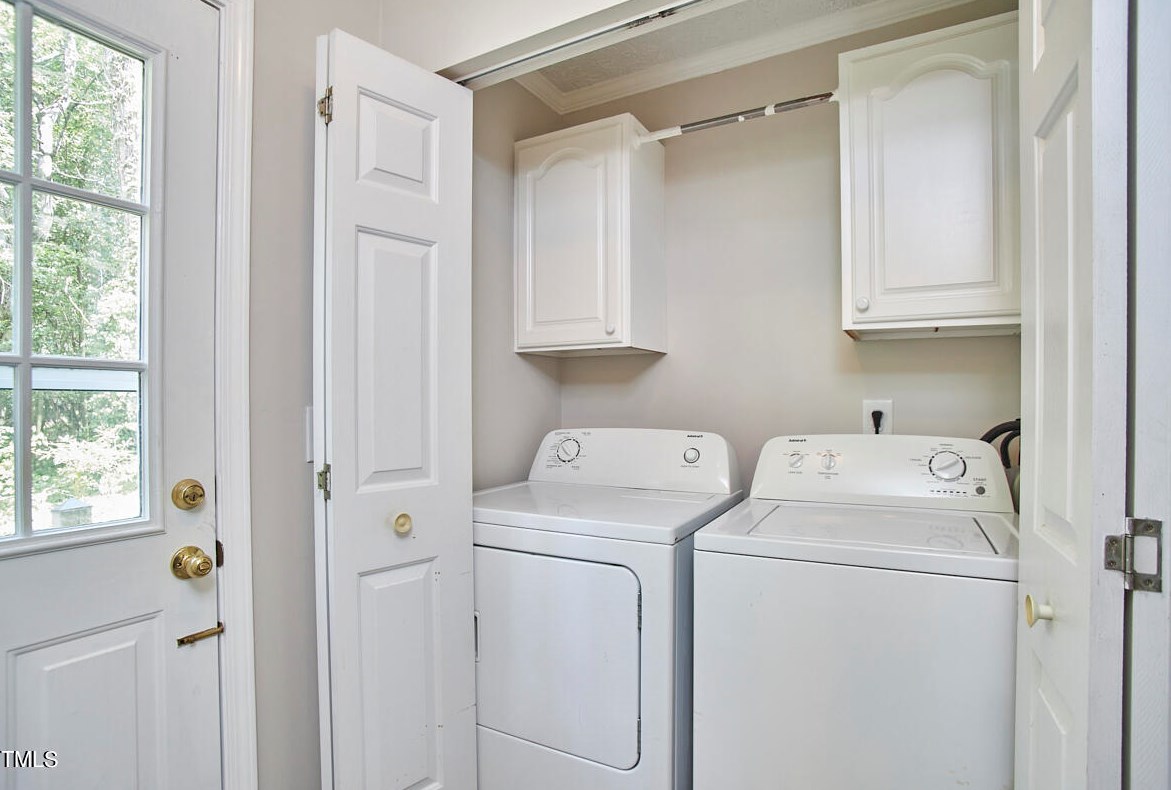 105 Woodridge Dr, Durham NC  27707-2839 exterior