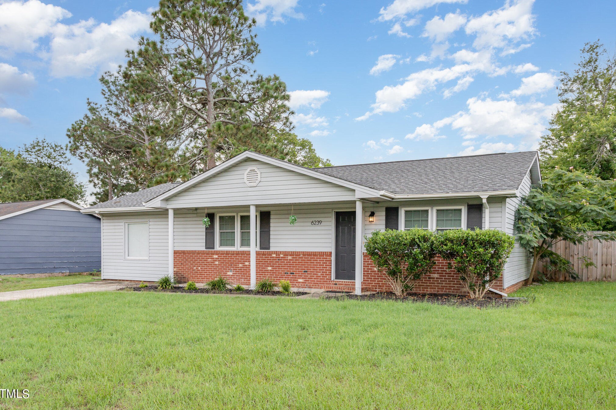 6239 Birchbrook Dr, Hope Mills, NC 28348