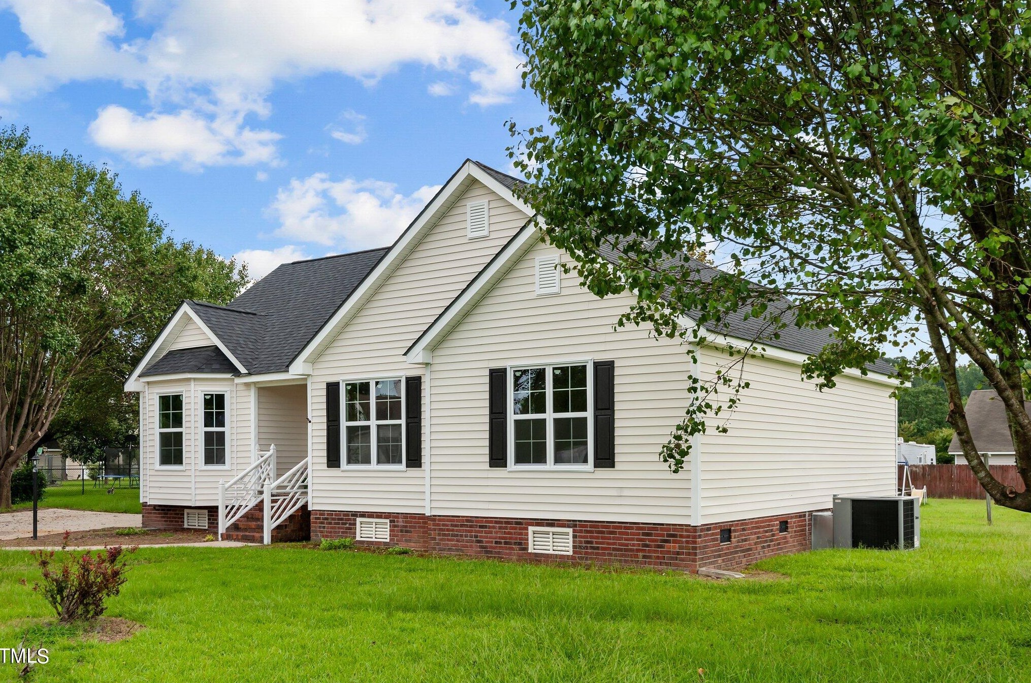 102 Hearthstone Ct, Nashville, NC 27856
