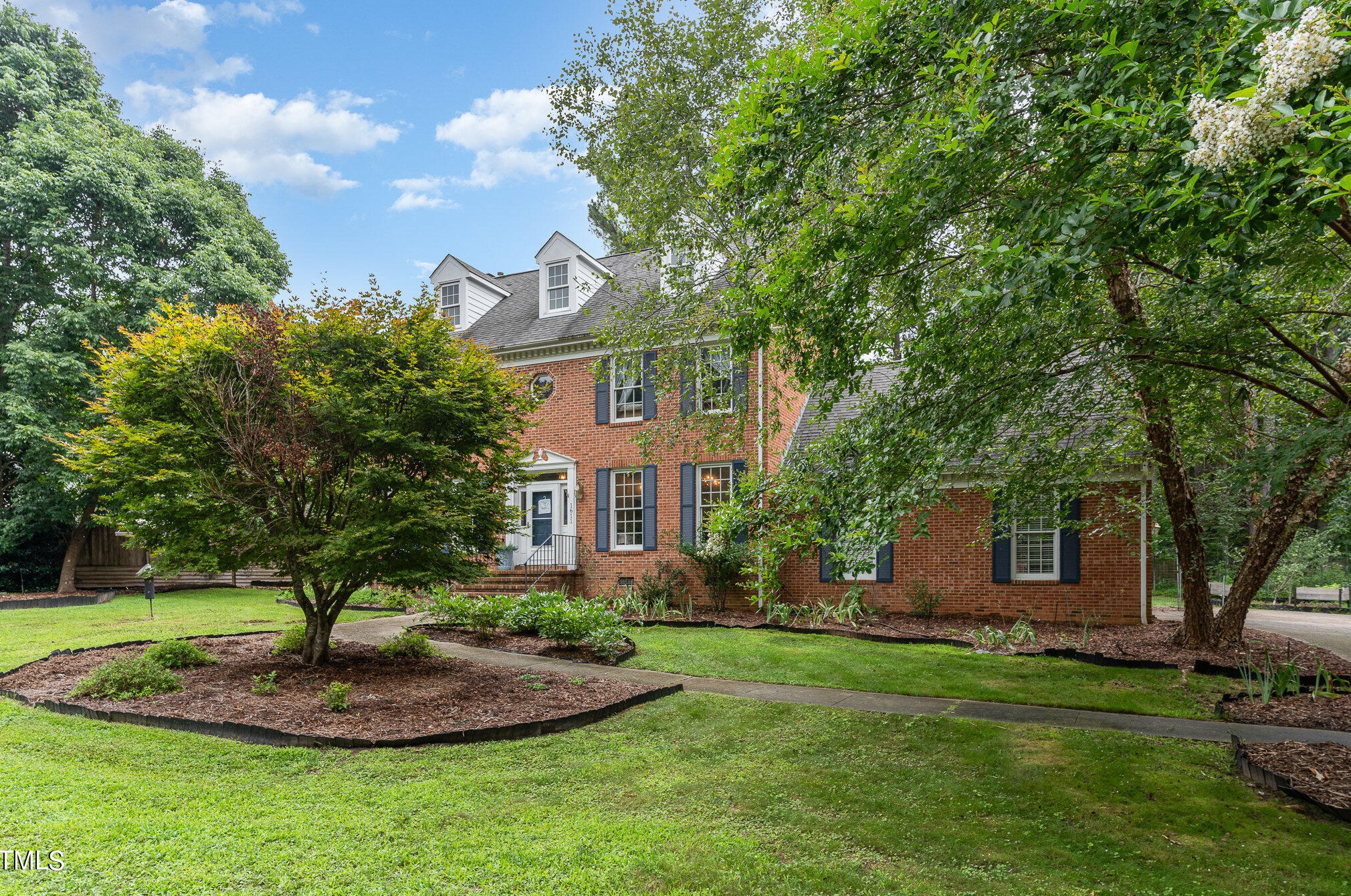 1611 Claymore Rd, Chapel Hill, NC 27516