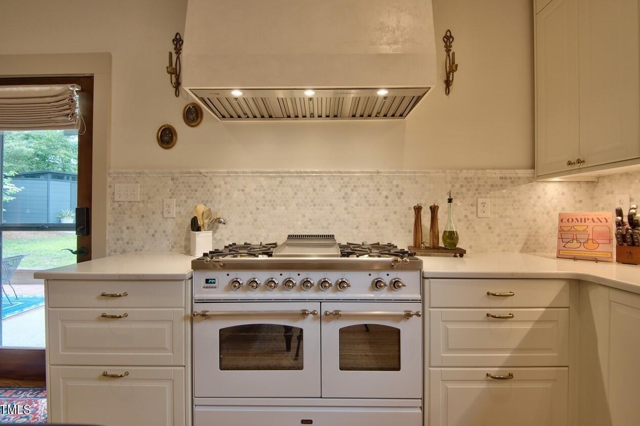 705 Queen St, Durham NC  27701-2547 exterior