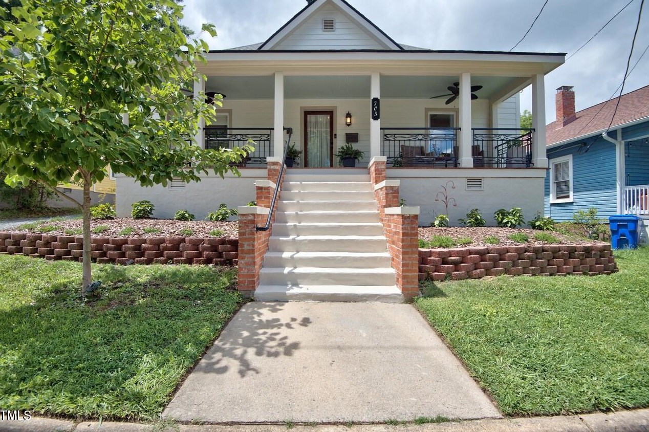 705 Queen St, Durham NC  27701-2547 exterior