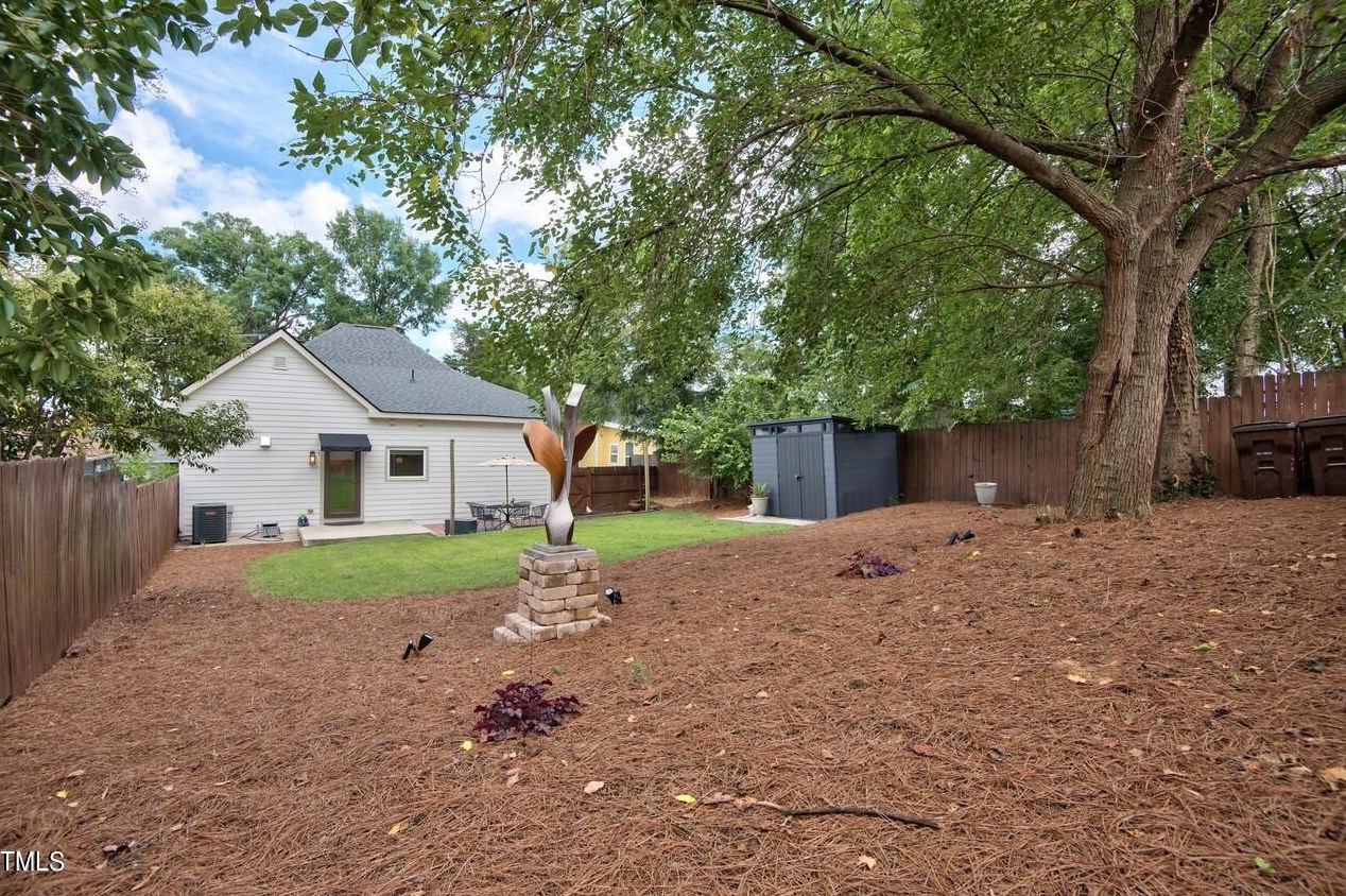 705 Queen St, Durham NC  27701-2547 exterior