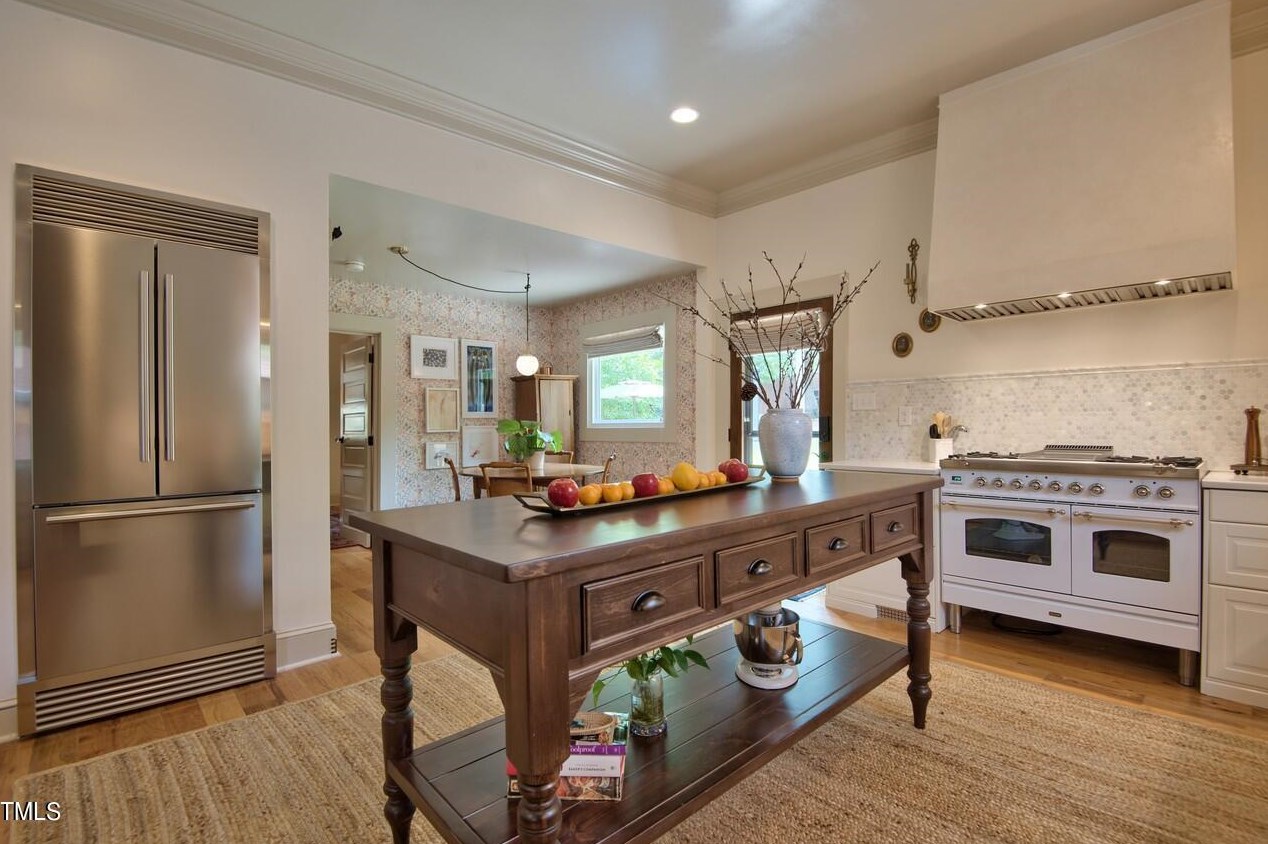 705 Queen St, Durham NC  27701-2547 exterior