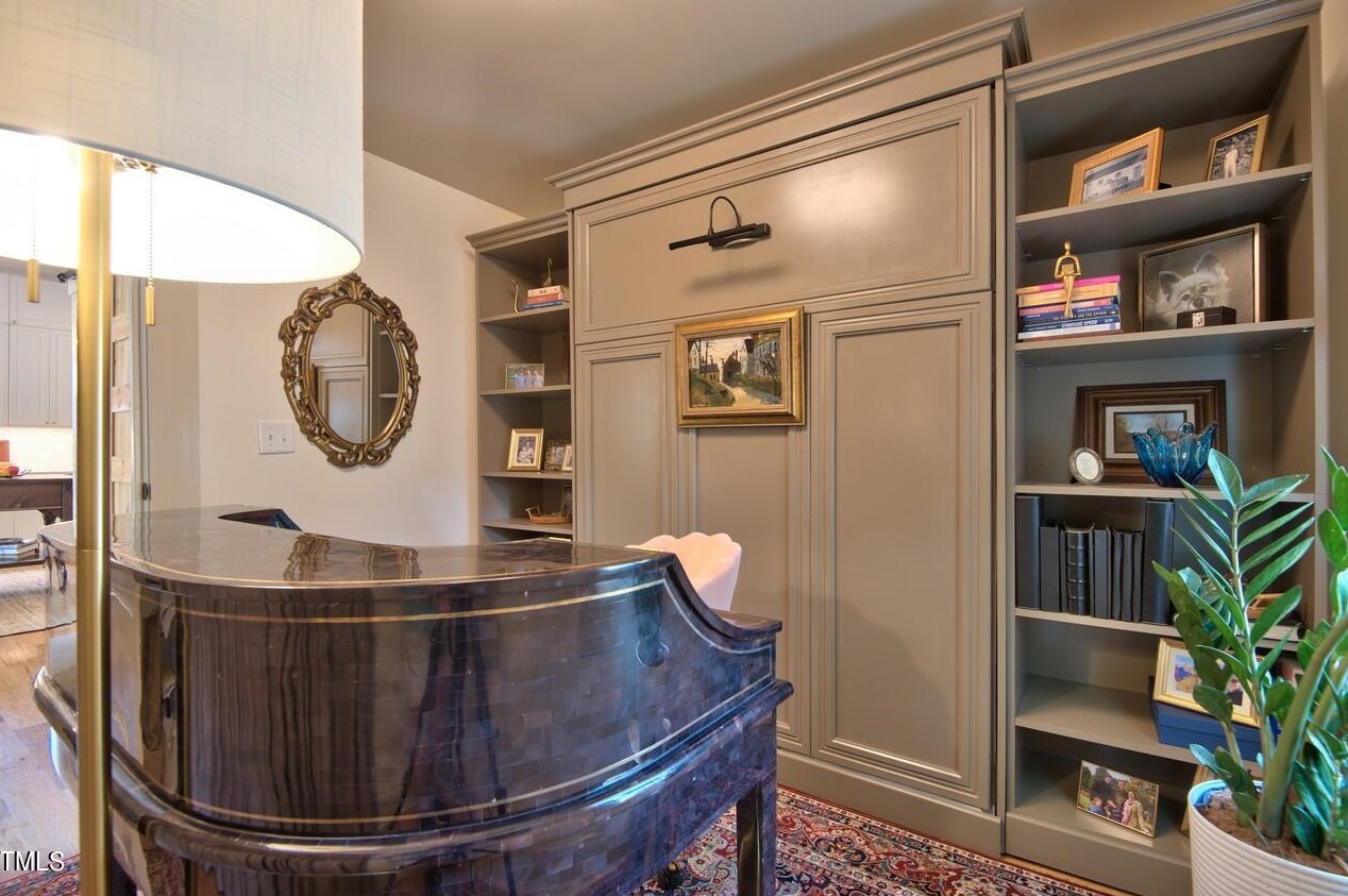 705 Queen St, Durham NC  27701-2547 exterior